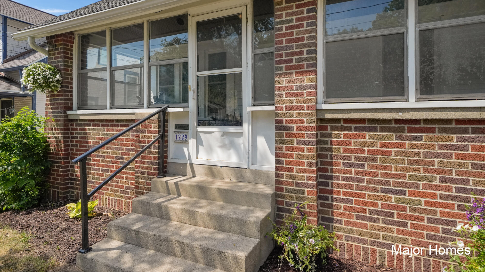1229 Dickinson Street SE Grand Rapids MI 49507