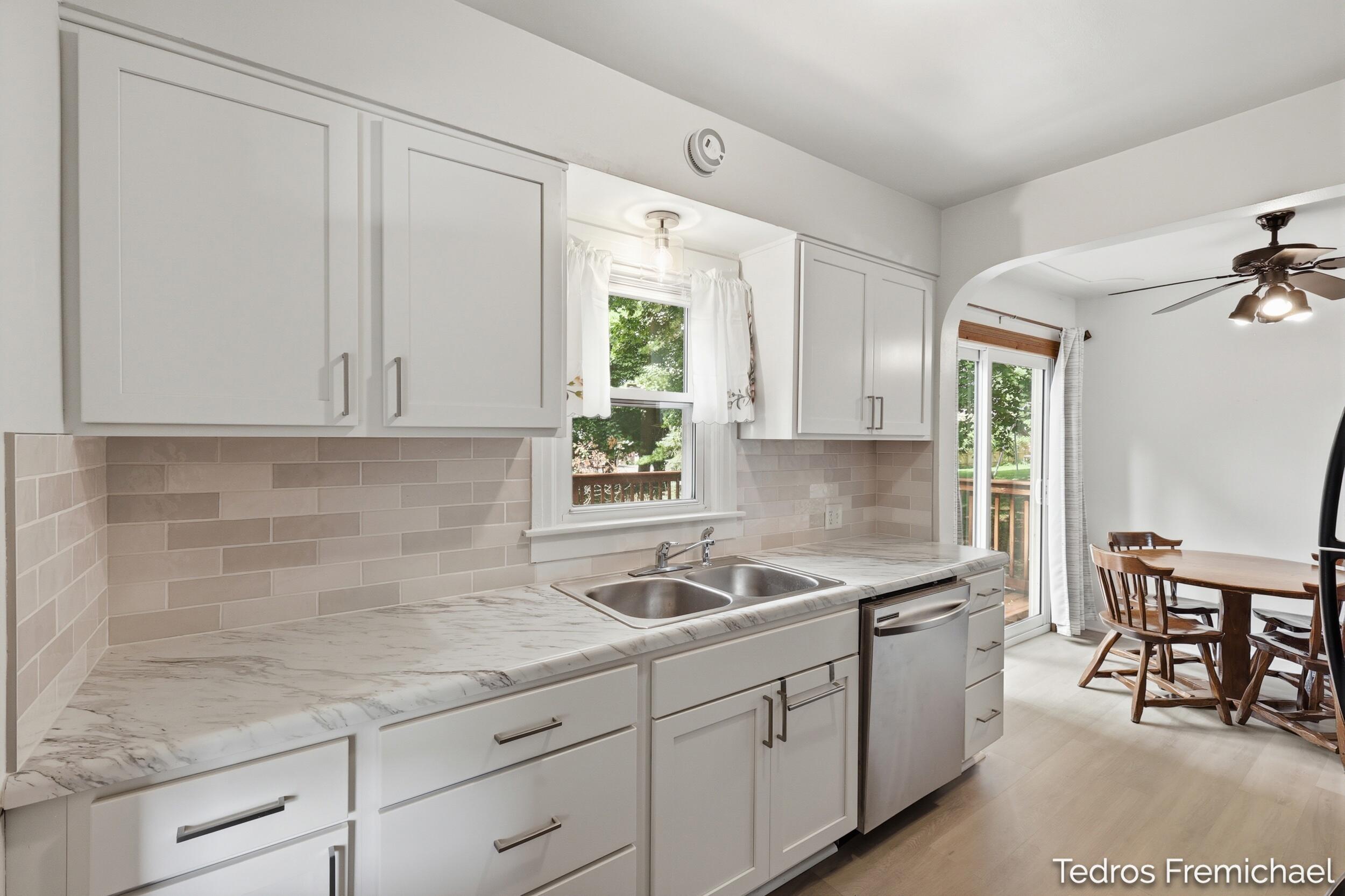 3372 Evert Street NW Grand Rapids MI 49534