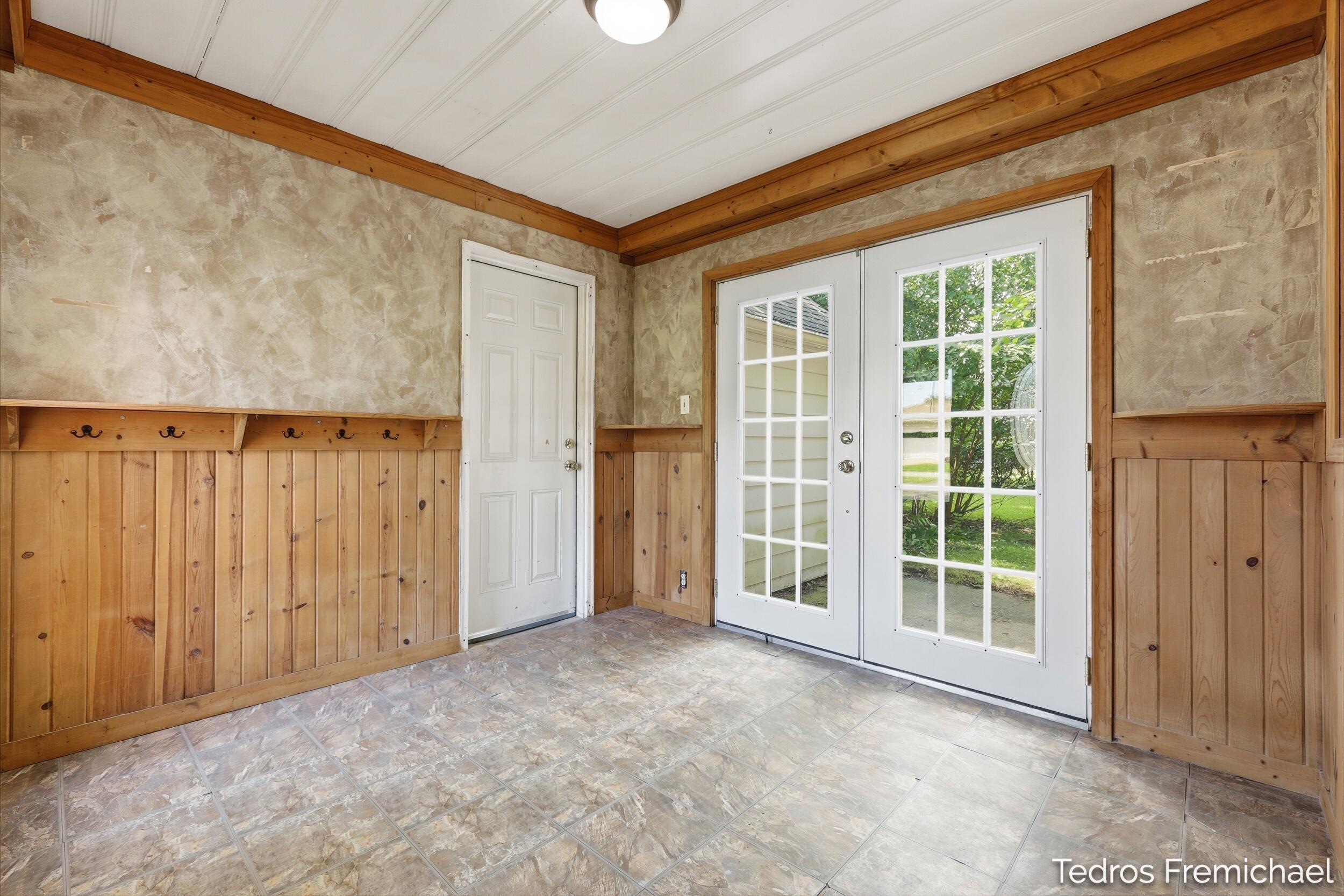 3372 Evert Street NW Grand Rapids MI 49534
