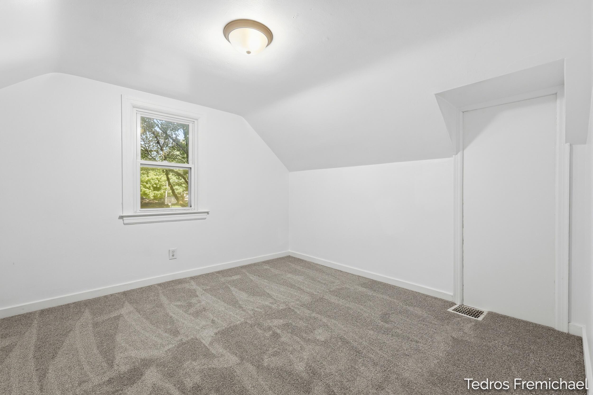3372 Evert Street NW Grand Rapids MI 49534