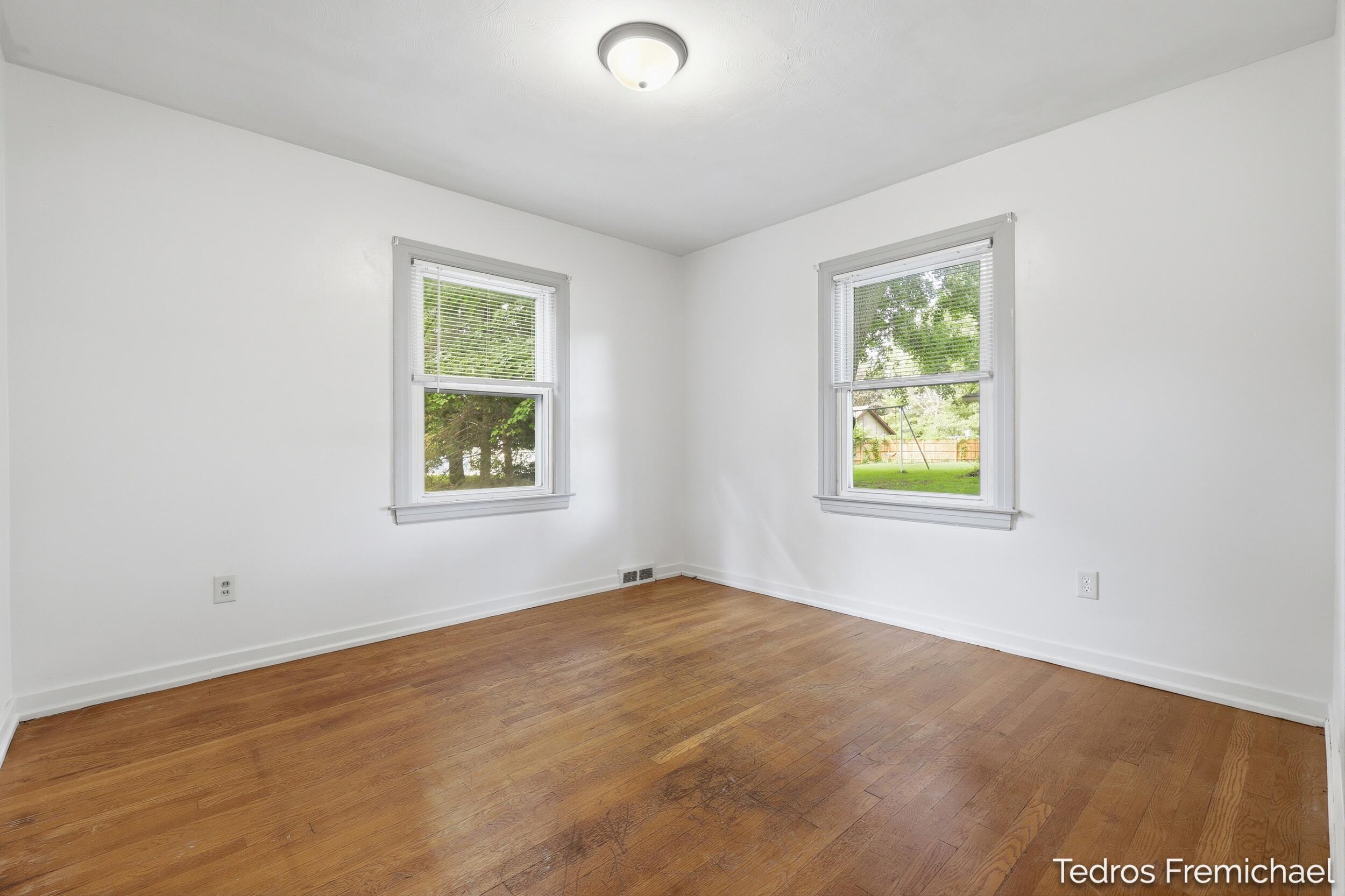 3372 Evert Street NW Grand Rapids MI 49534