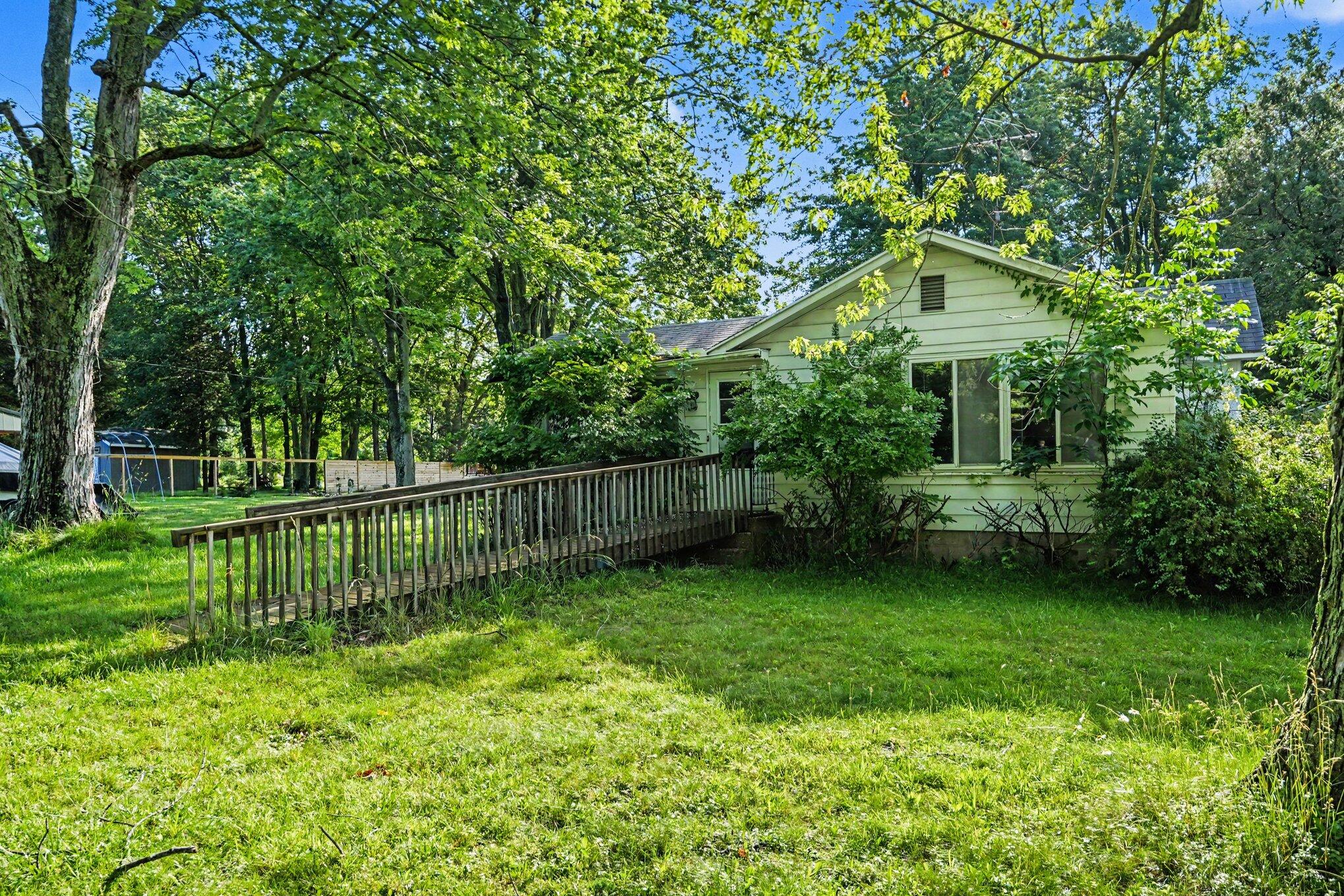 1401 71st Street Fennville MI 49408
