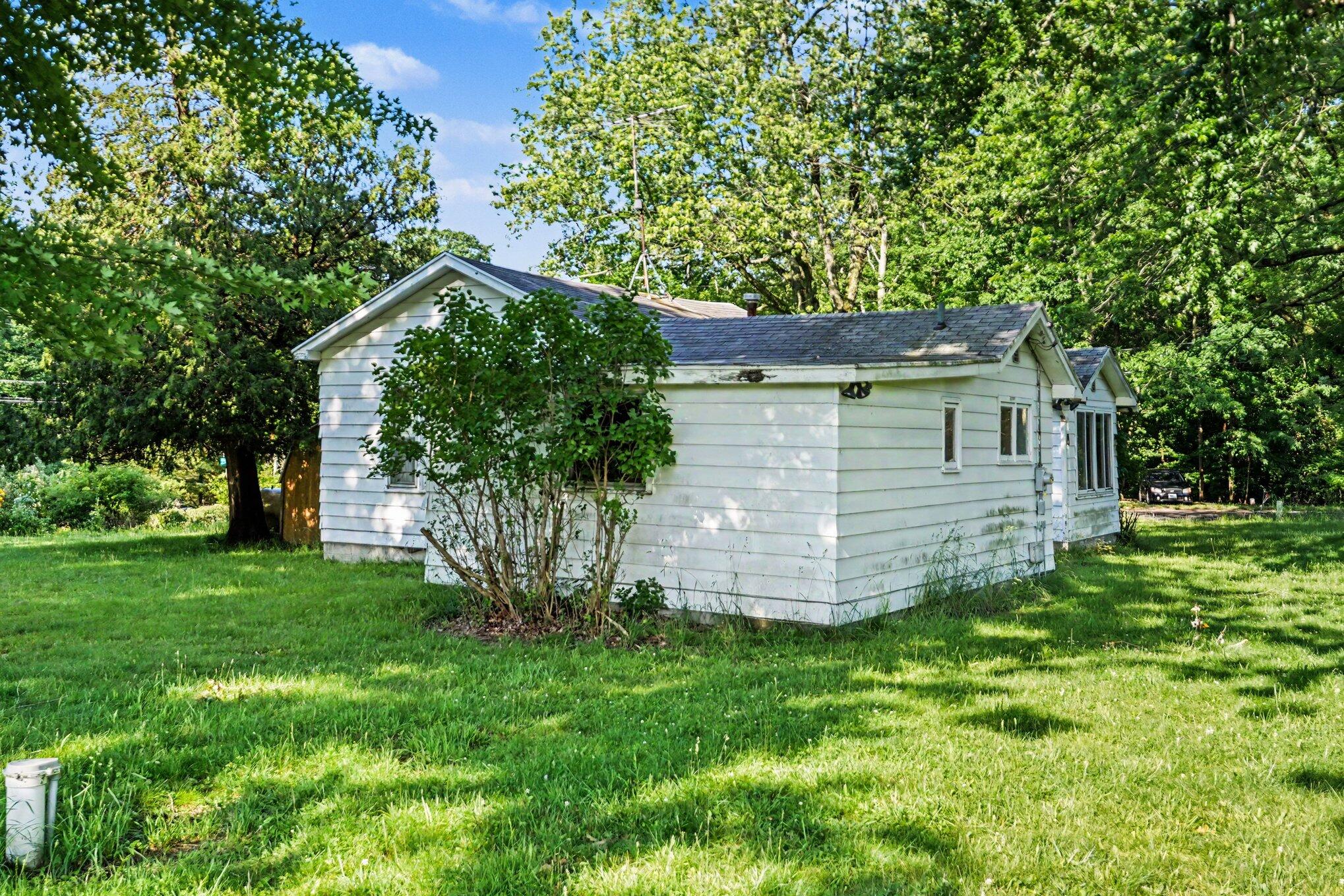1401 71st Street Fennville MI 49408