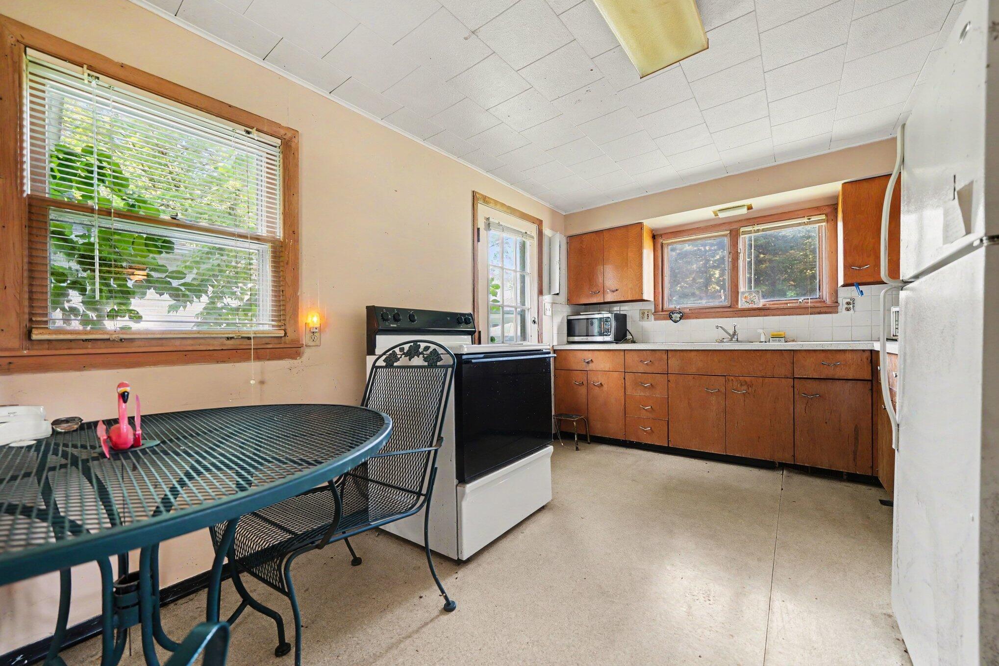 1401 71st Street Fennville MI 49408