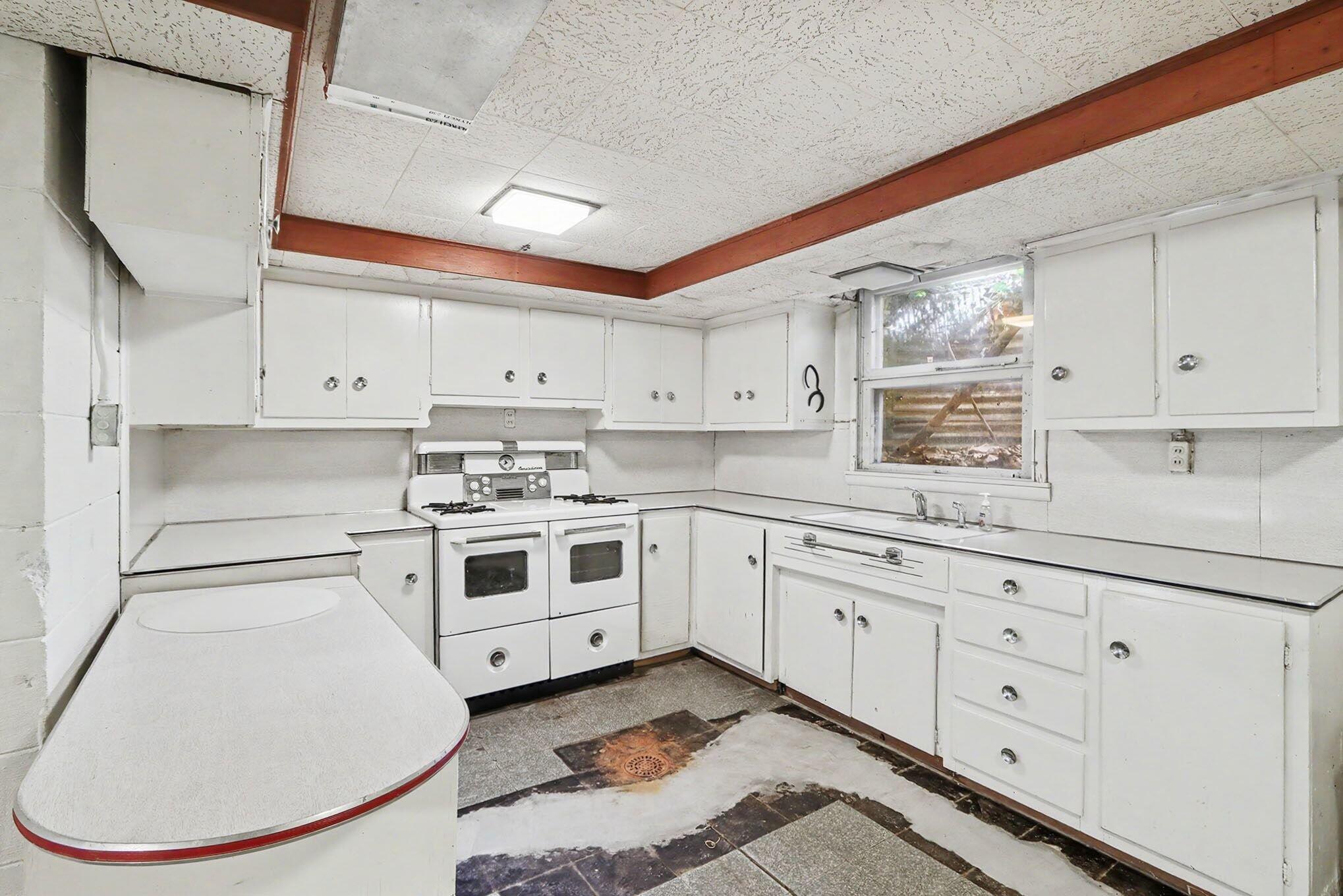 140 Meadowwood Court Decatur MI 49045