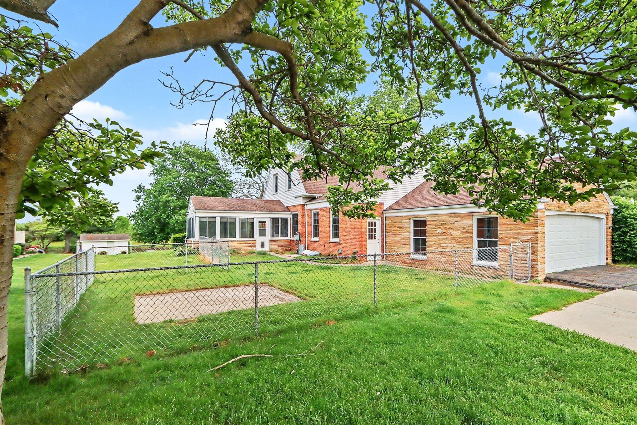 140 Meadowwood Court Decatur MI 49045