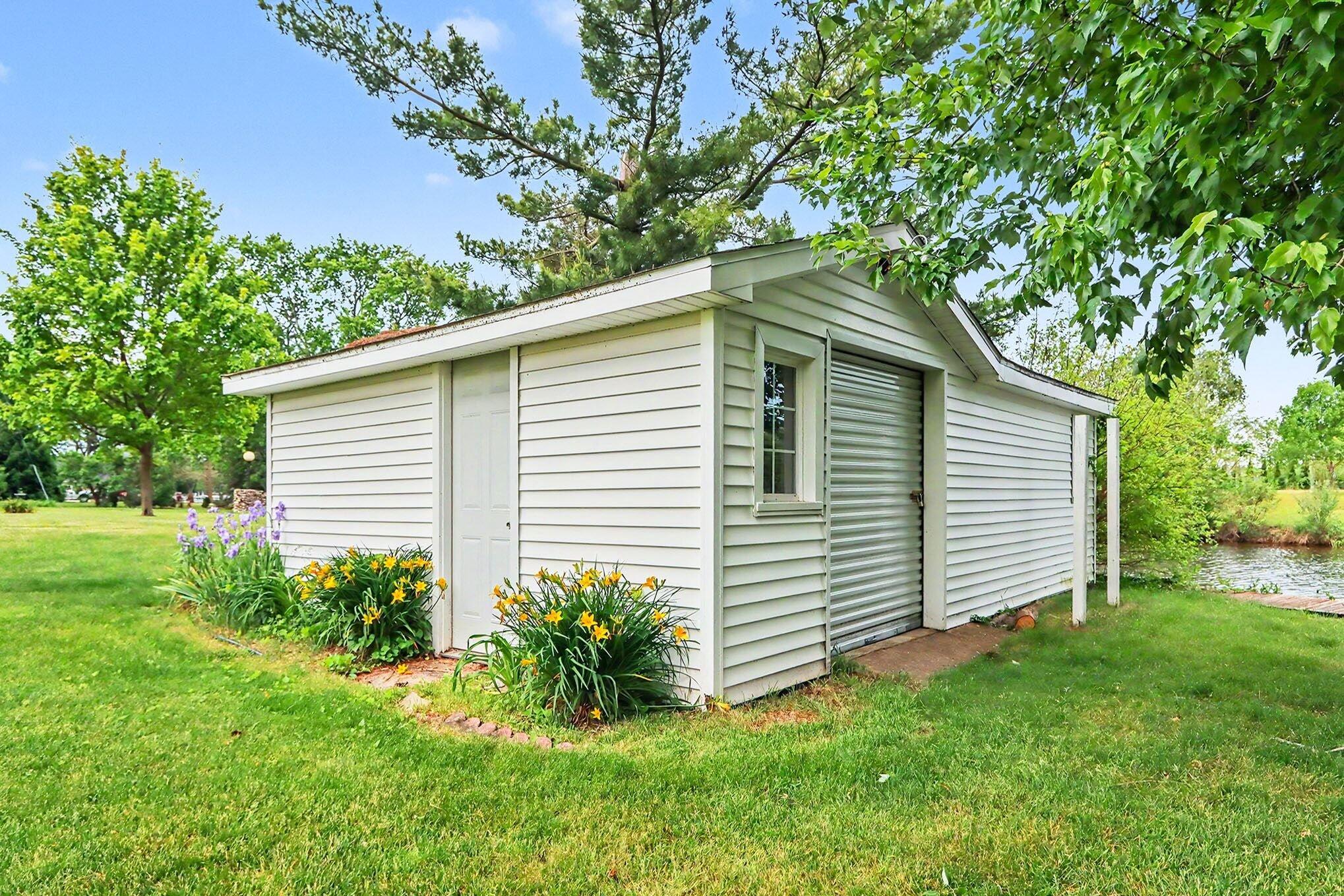 140 Meadowwood Court Decatur MI 49045