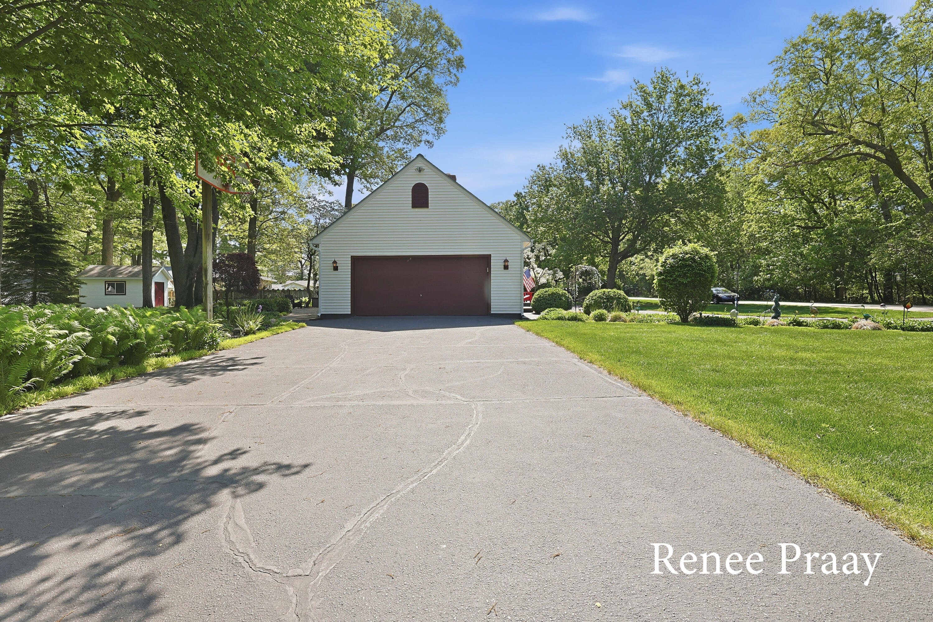 2816 Green Ridge Avenue Muskegon MI 49445