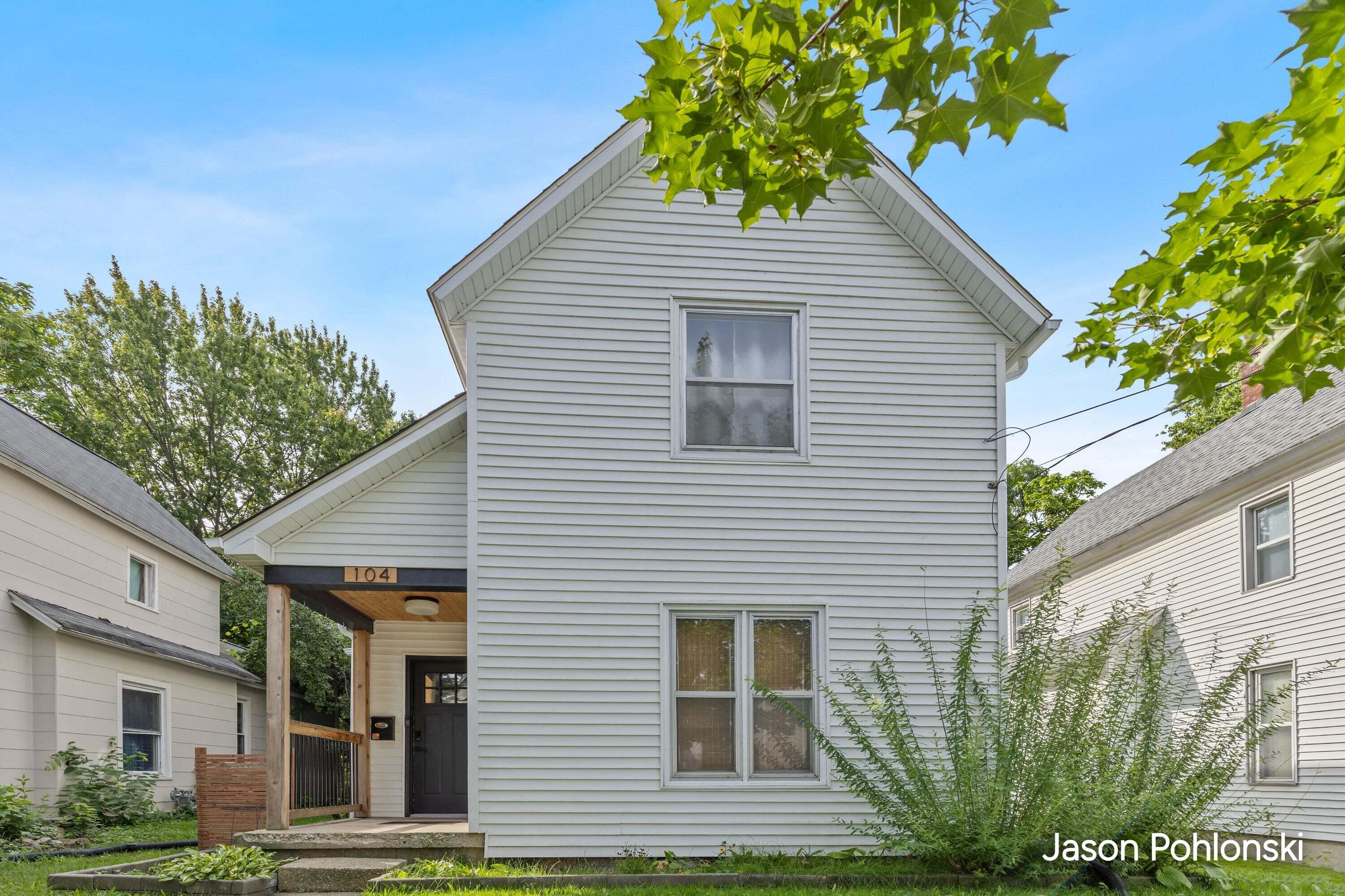 104 Sweet Street NE Grand Rapids MI 49505
