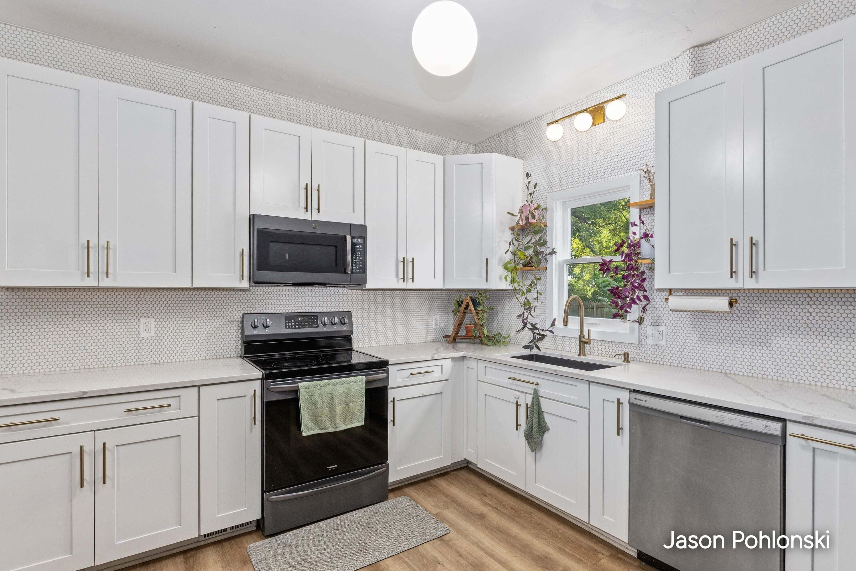 104 Sweet Street NE Grand Rapids MI 49505