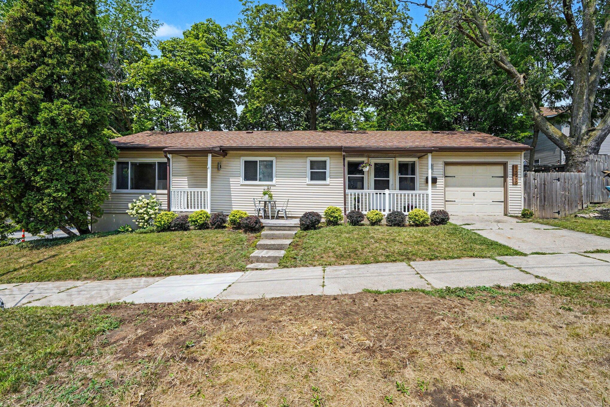 1205 Fountain Street NE Grand Rapids MI 49503