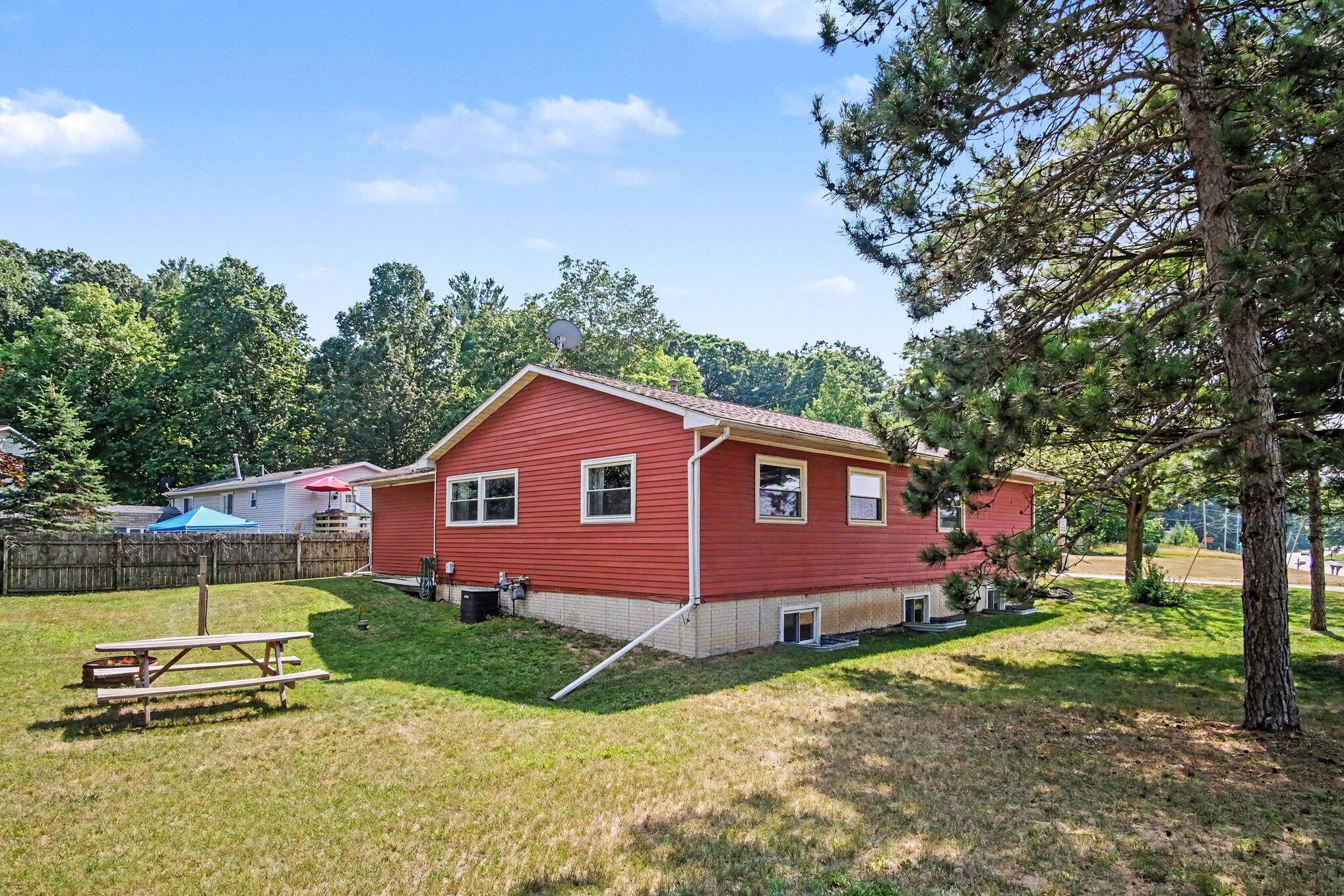 6676 Naontah Trail NE Rockford MI 49341