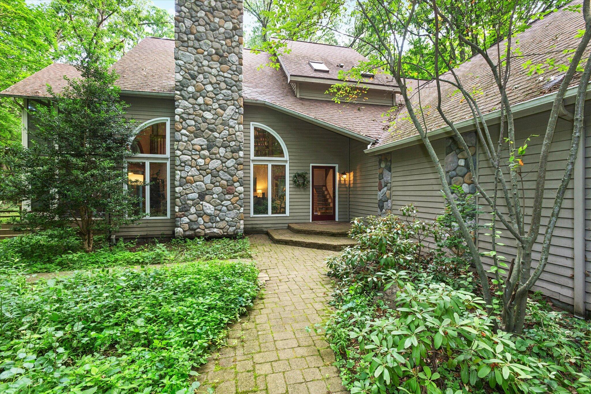 2705 W Glenlord Road Stevensville MI 49127