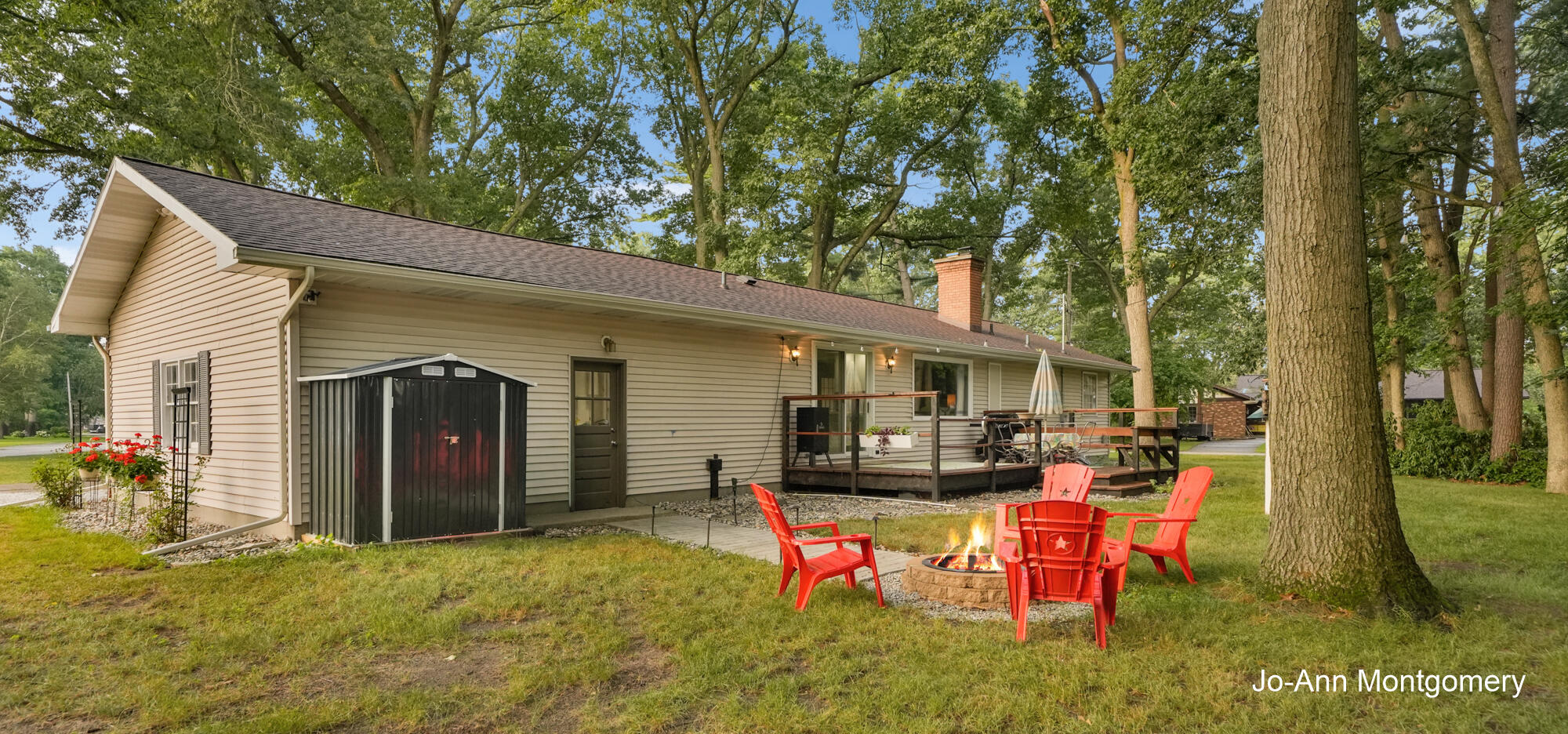 835 E Fennwood Circle Muskegon MI 49445