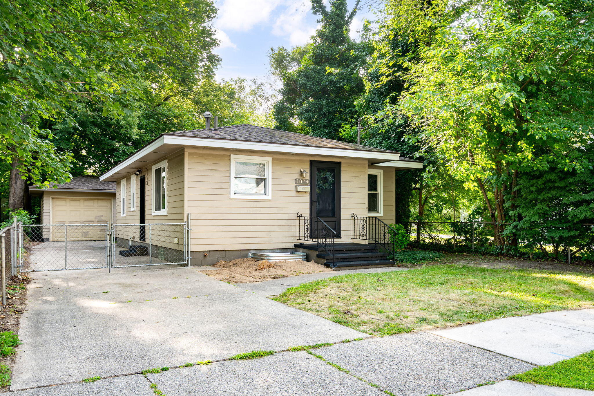1874 Crowley Street Muskegon MI 49441