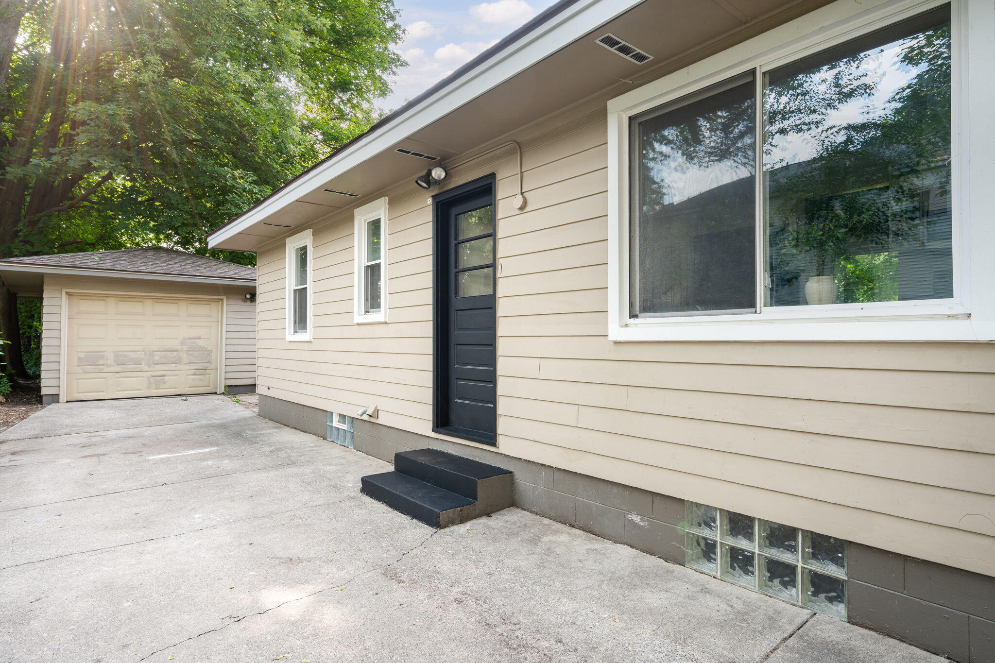 1874 Crowley Street Muskegon MI 49441