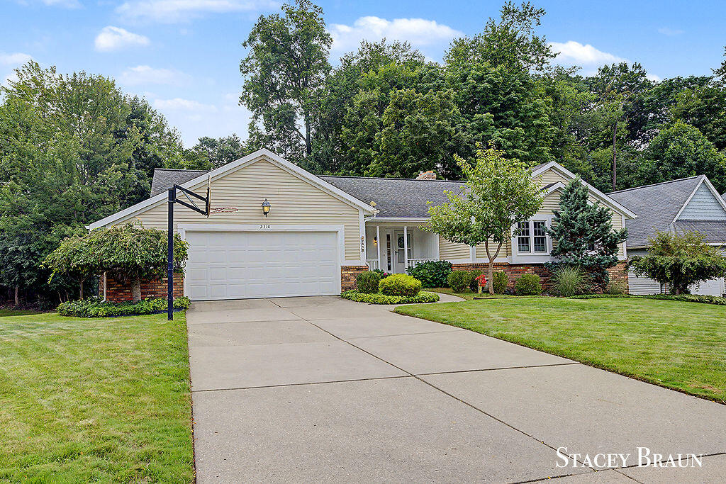 2310 NE Chelsea Road NE Grand Rapids MI 49505