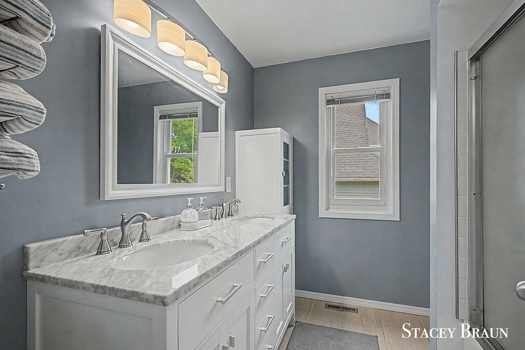 2310 NE Chelsea Road NE Grand Rapids MI 49505