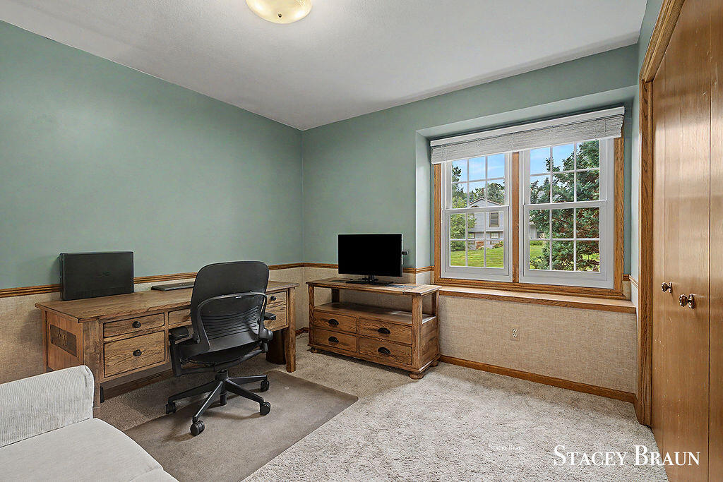 2310 NE Chelsea Road NE Grand Rapids MI 49505