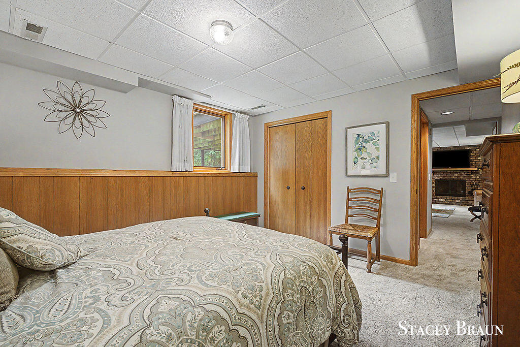 2310 NE Chelsea Road NE Grand Rapids MI 49505