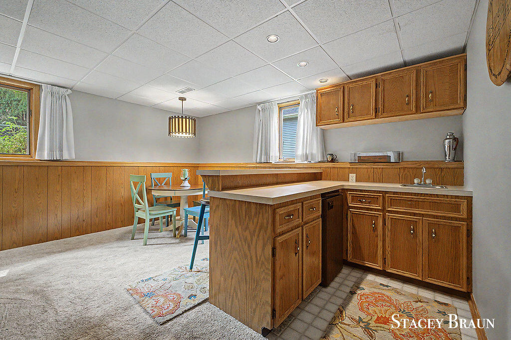 2310 NE Chelsea Road NE Grand Rapids MI 49505