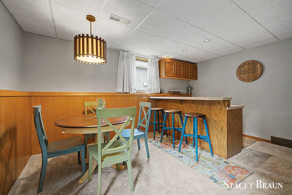 2310 NE Chelsea Road NE Grand Rapids MI 49505