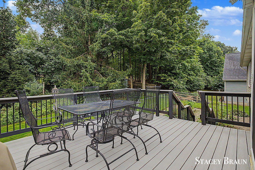 2310 NE Chelsea Road NE Grand Rapids MI 49505