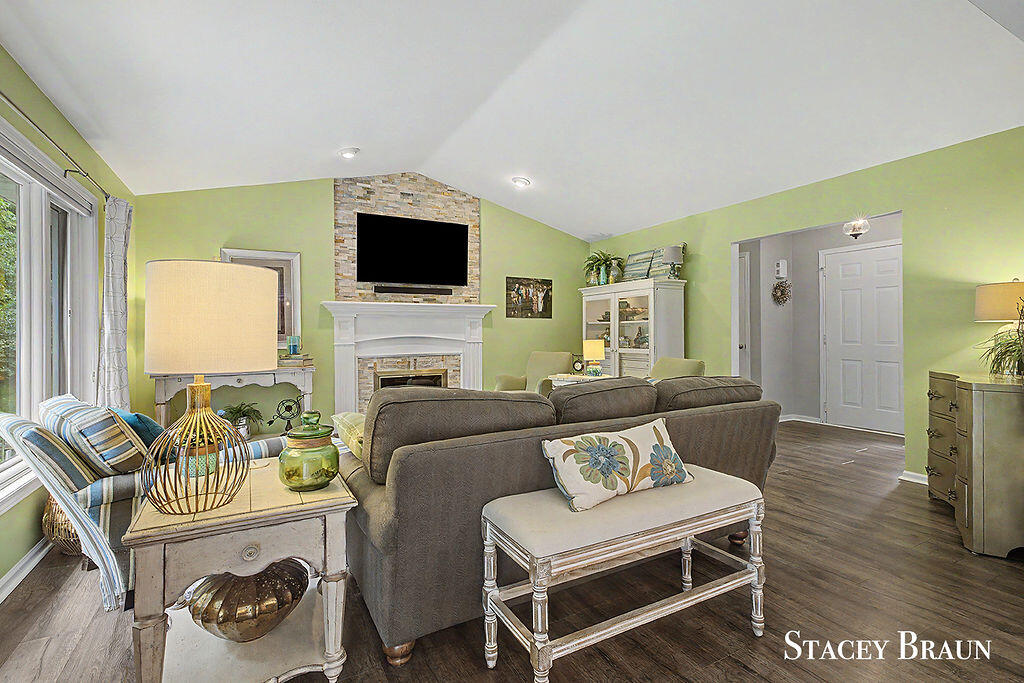 2310 NE Chelsea Road NE Grand Rapids MI 49505
