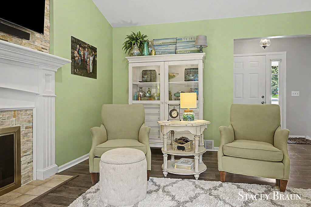 2310 NE Chelsea Road NE Grand Rapids MI 49505
