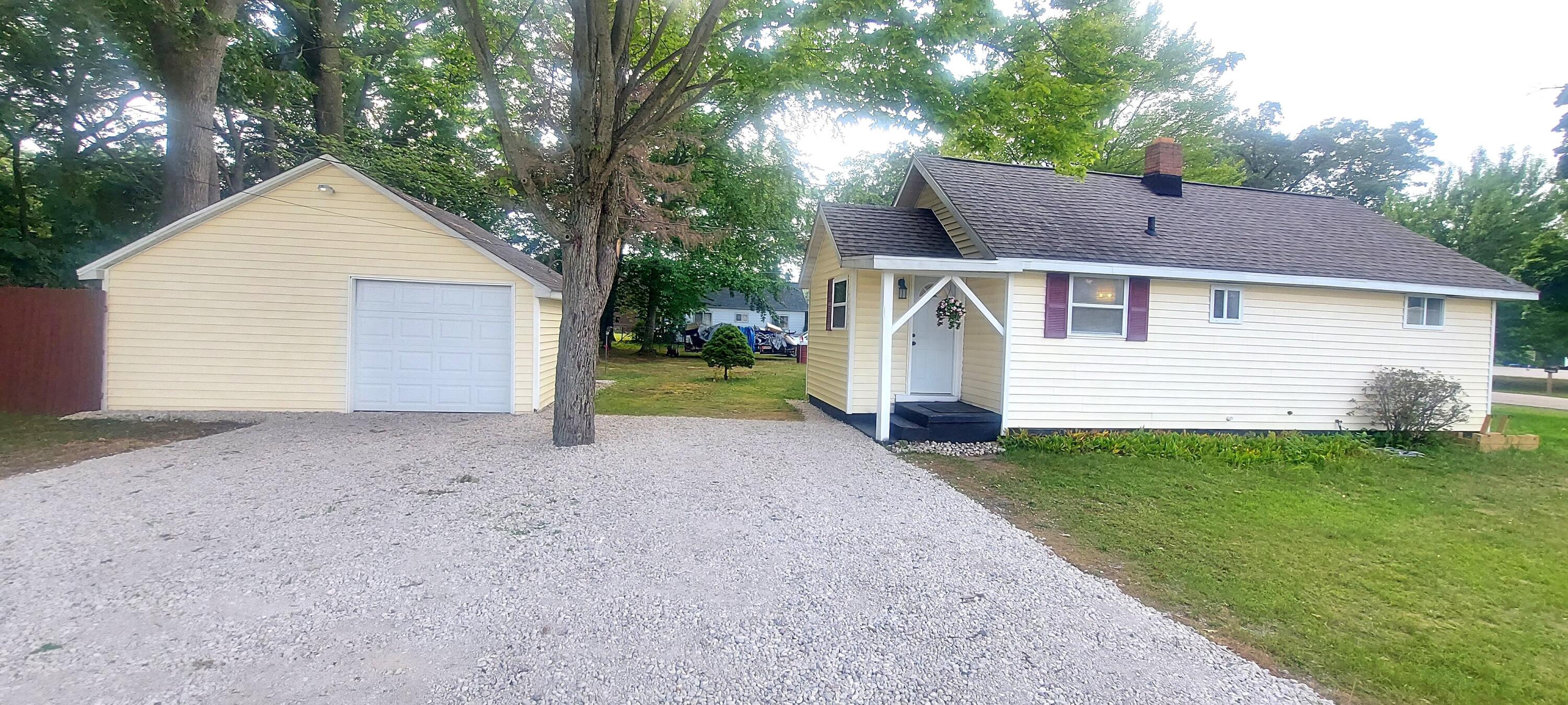 1809 Lindberg Drive Muskegon MI 49441