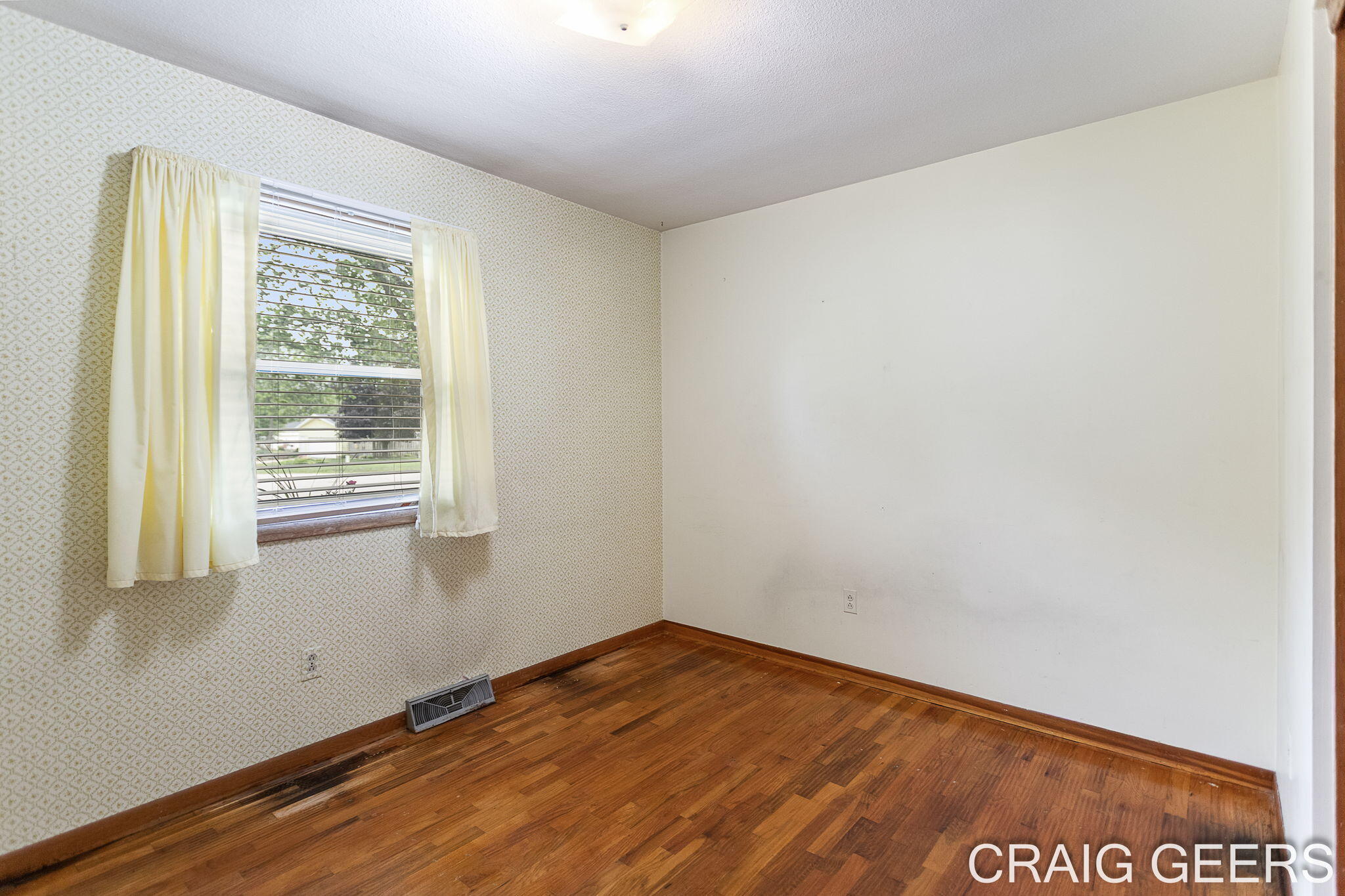 2864 Mustang Court NE Grand Rapids MI 49525