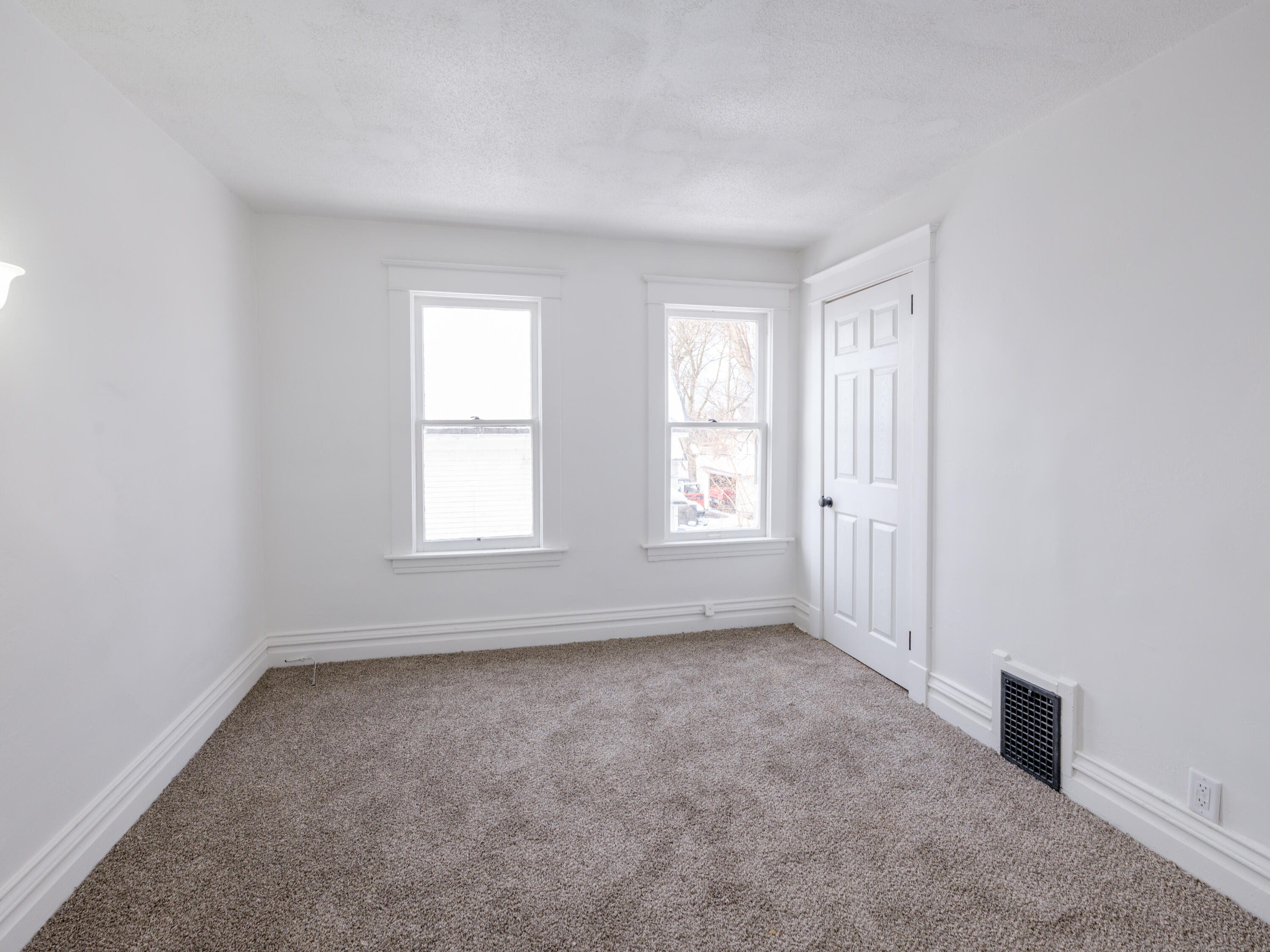 915 Hays Park Avenue Kalamazoo MI 49001