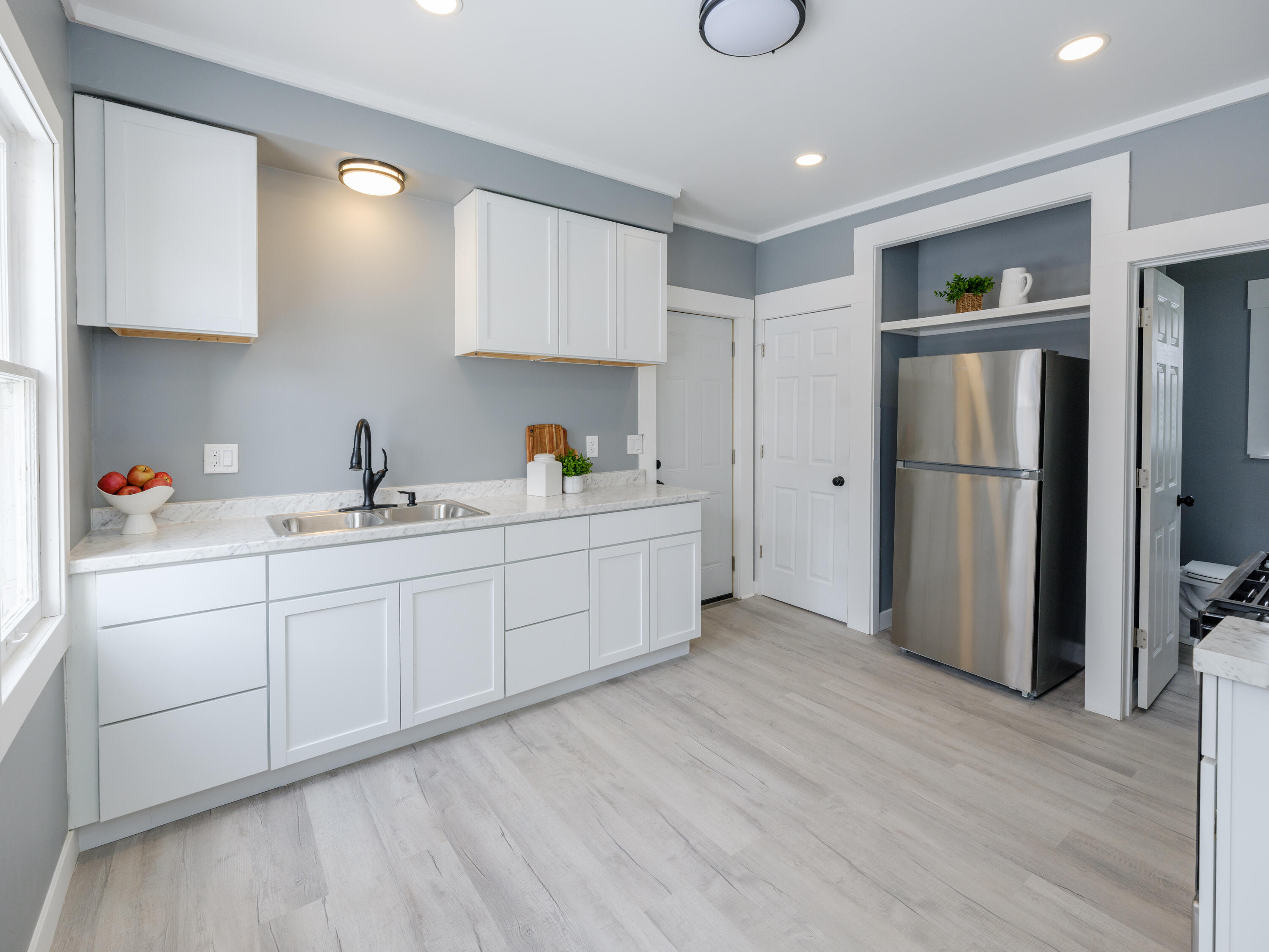 915 Hays Park Avenue Kalamazoo MI 49001