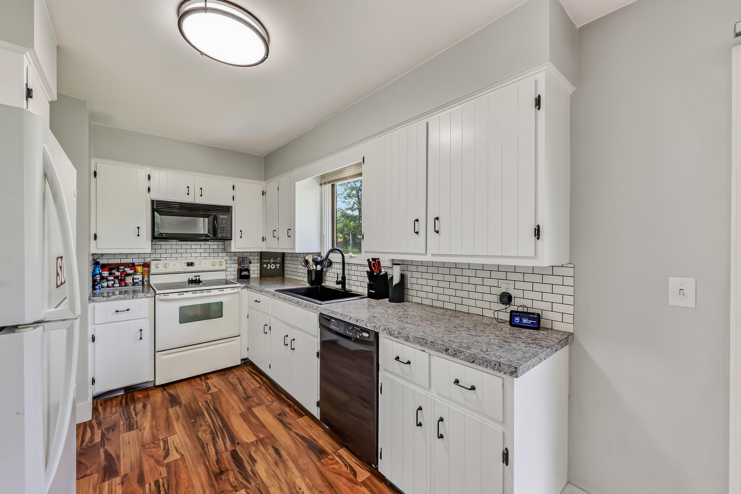 338 N Jefferson Street Zeeland MI 49464