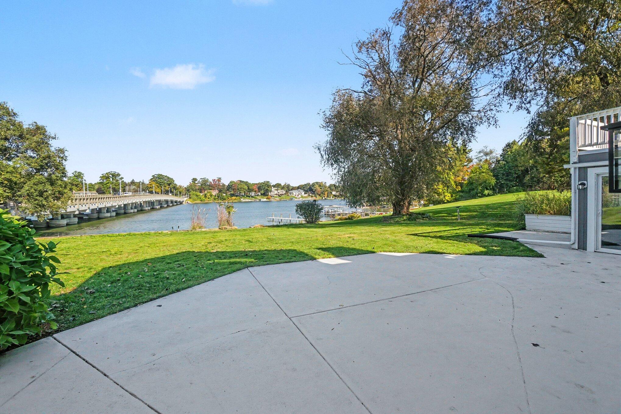 760 Bridgeview Bay Lane Muskegon MI 49441