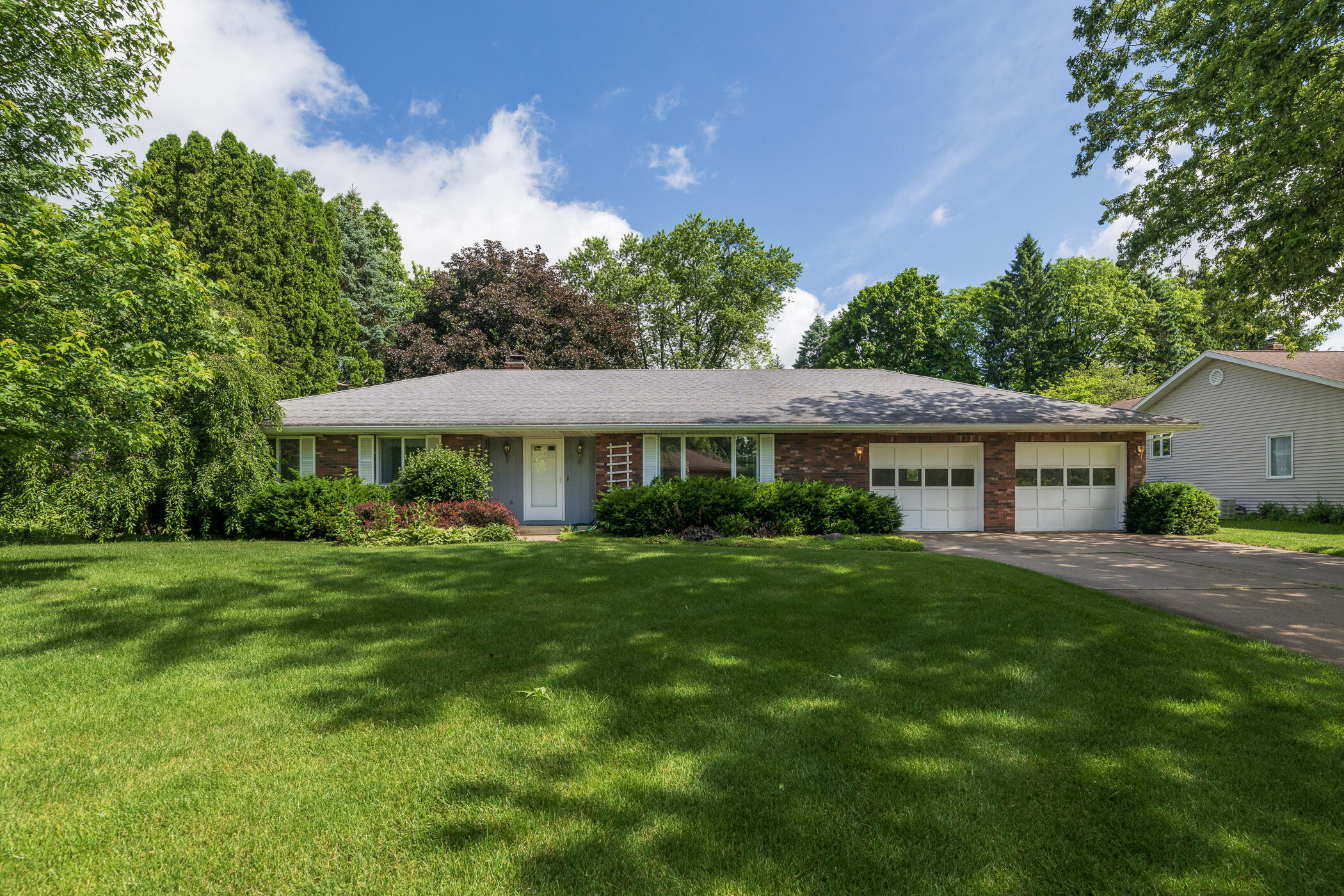 6124 Old Log Trail Kalamazoo MI 49009