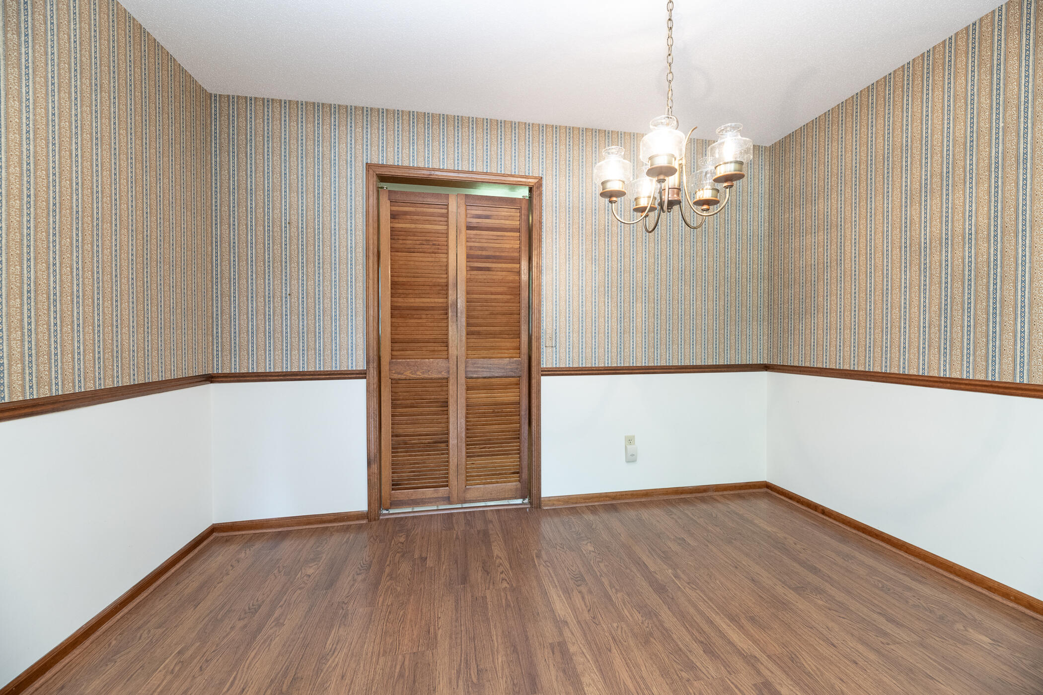 6124 Old Log Trail Kalamazoo MI 49009