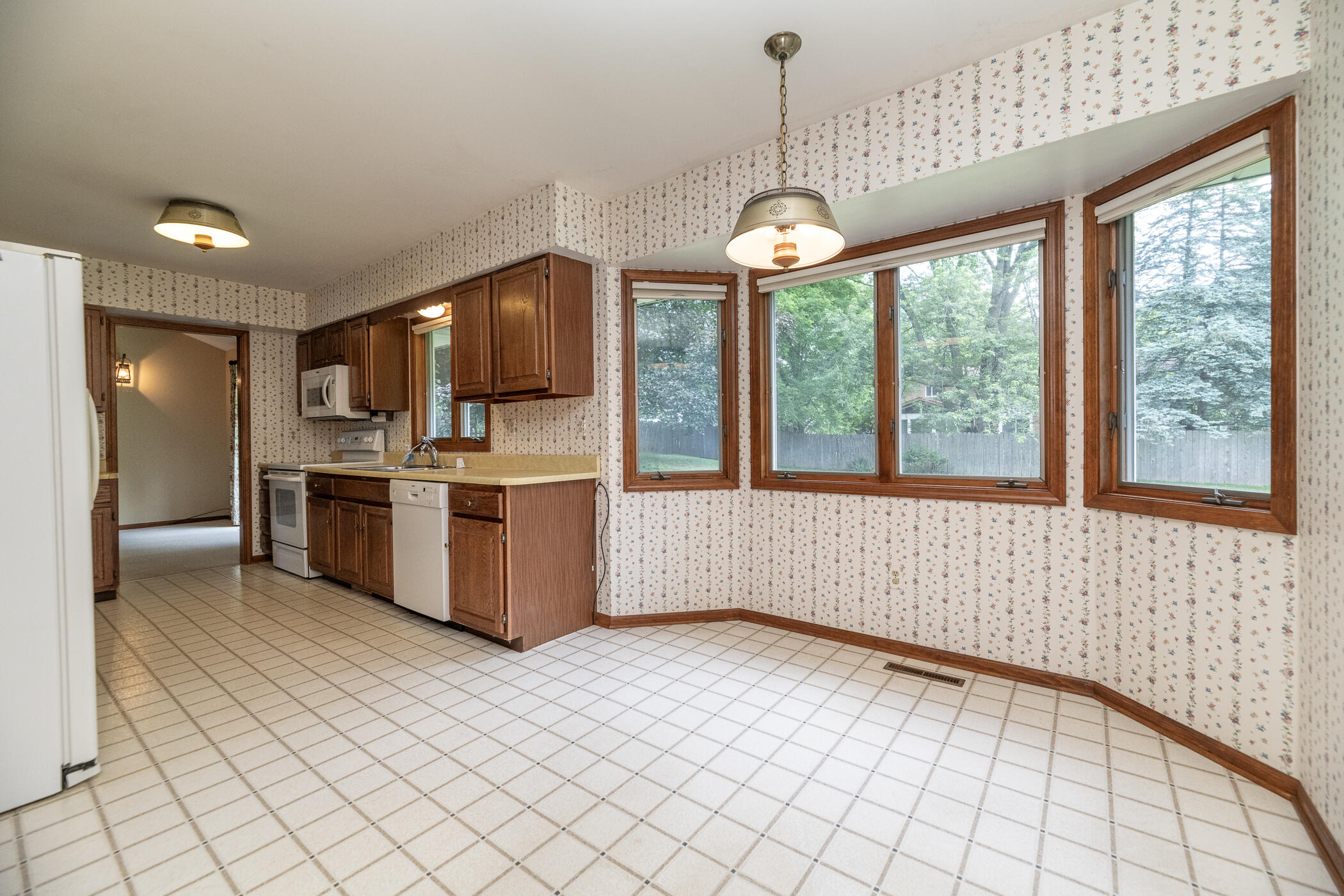 6124 Old Log Trail Kalamazoo MI 49009