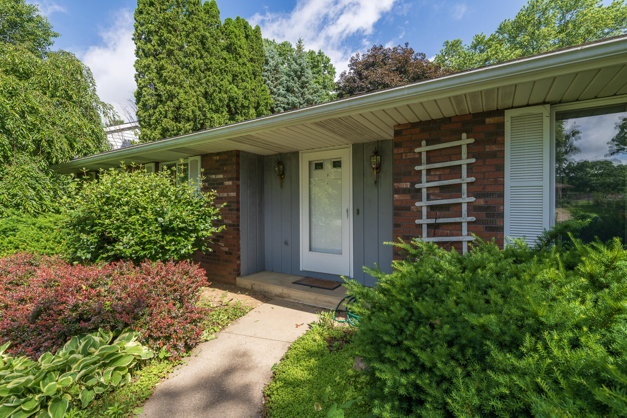 6124 Old Log Trail Kalamazoo MI 49009