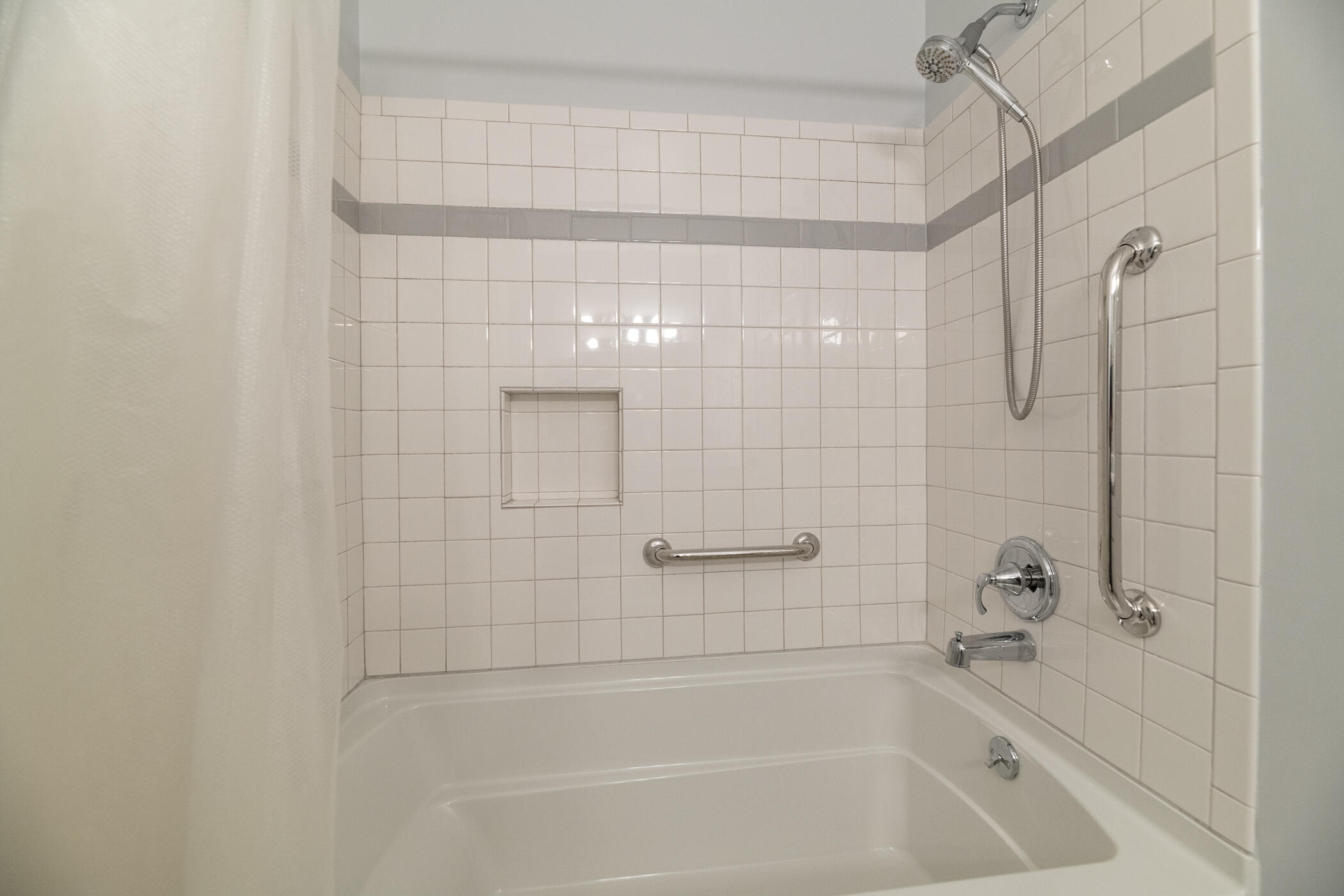 6124 Old Log Trail Kalamazoo MI 49009