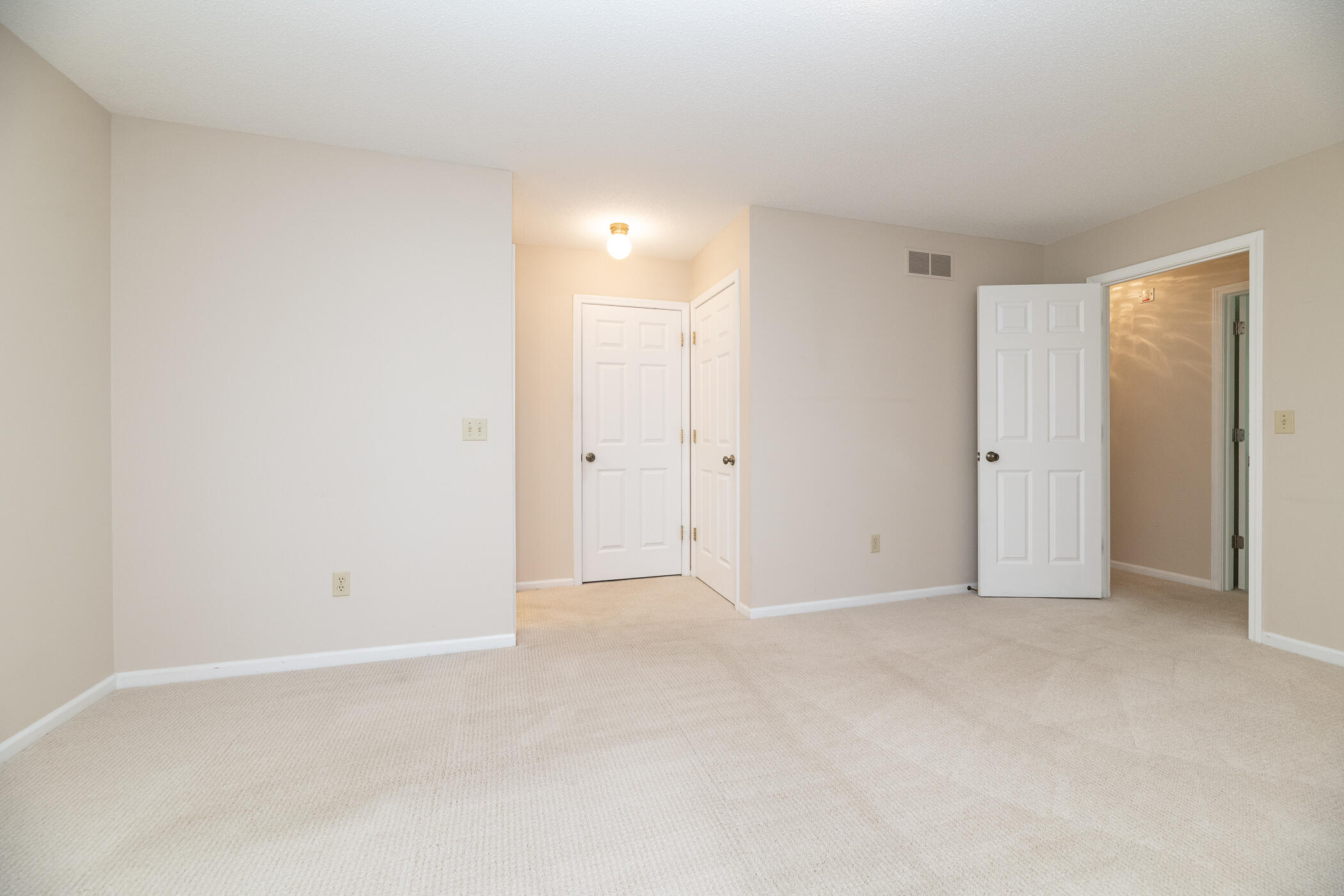 6124 Old Log Trail Kalamazoo MI 49009