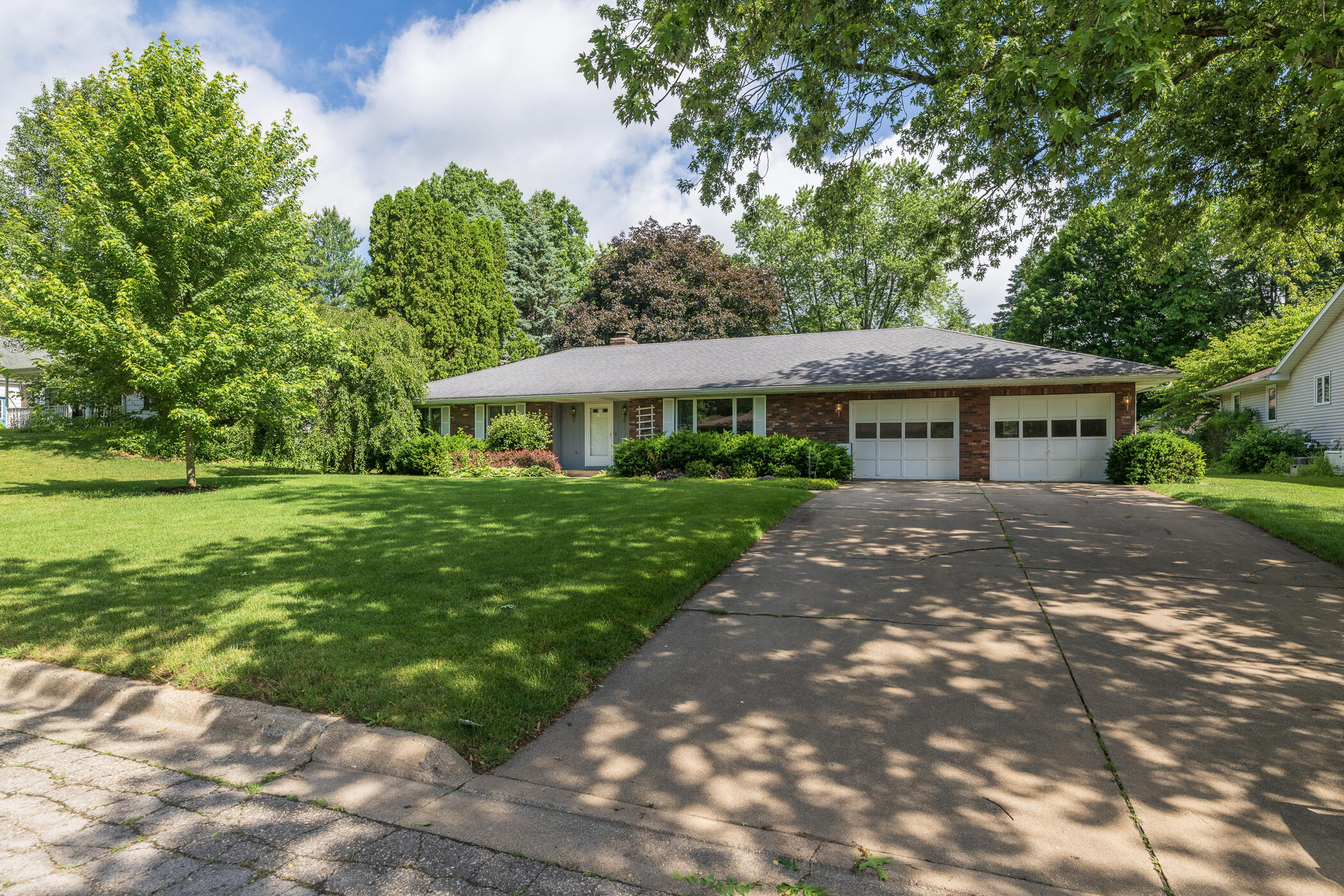 6124 Old Log Trail Kalamazoo MI 49009
