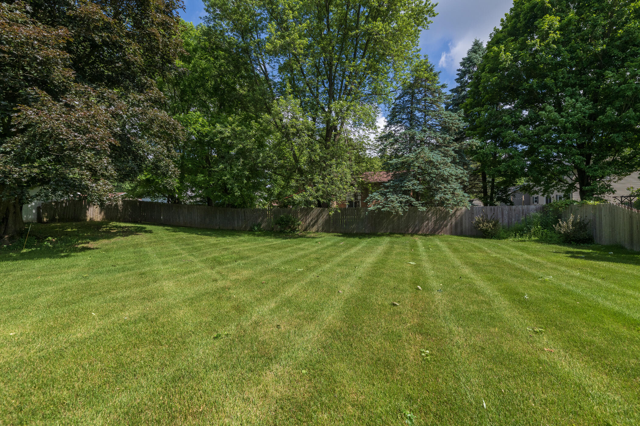 6124 Old Log Trail Kalamazoo MI 49009