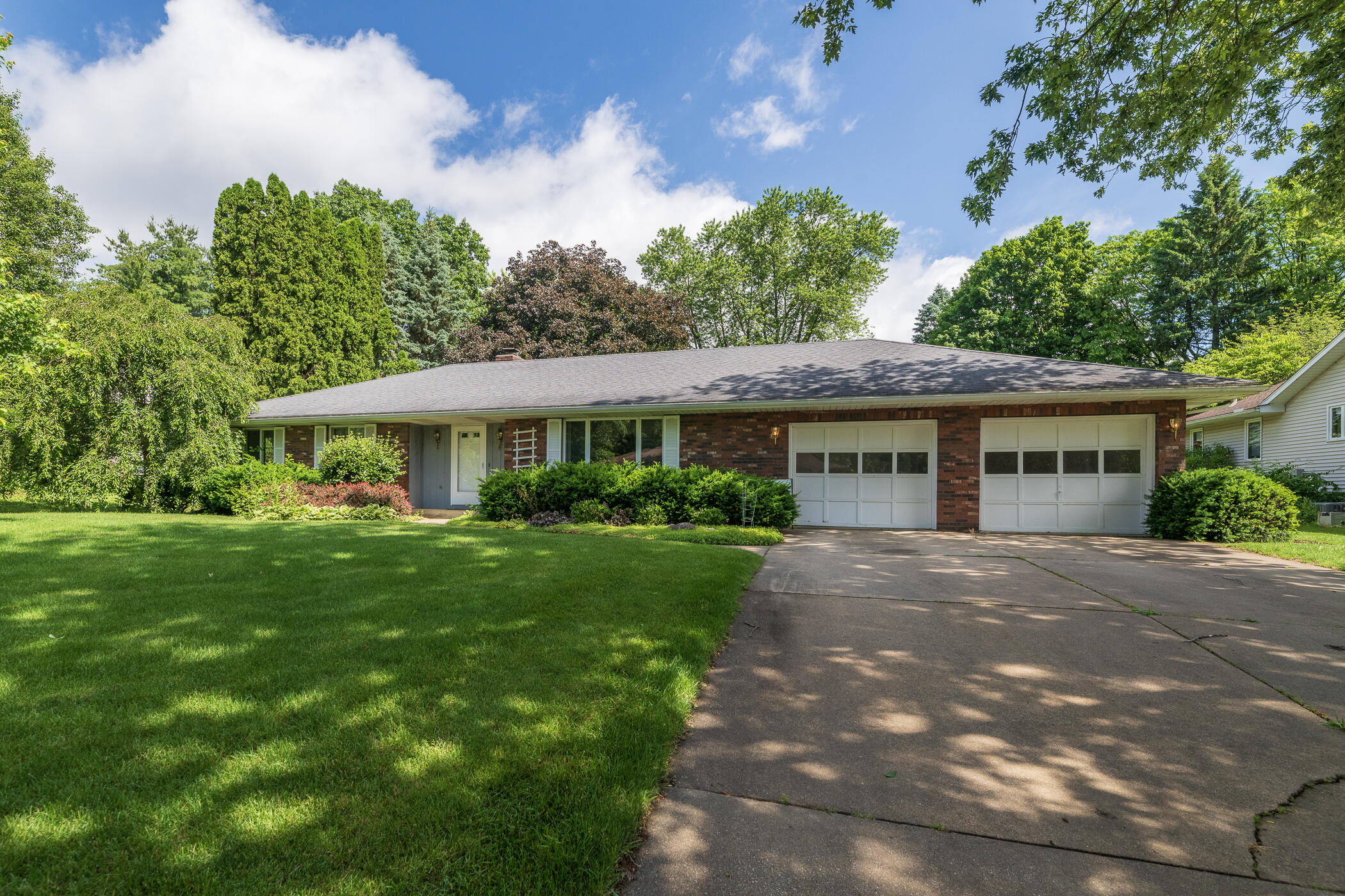 6124 Old Log Trail Kalamazoo MI 49009