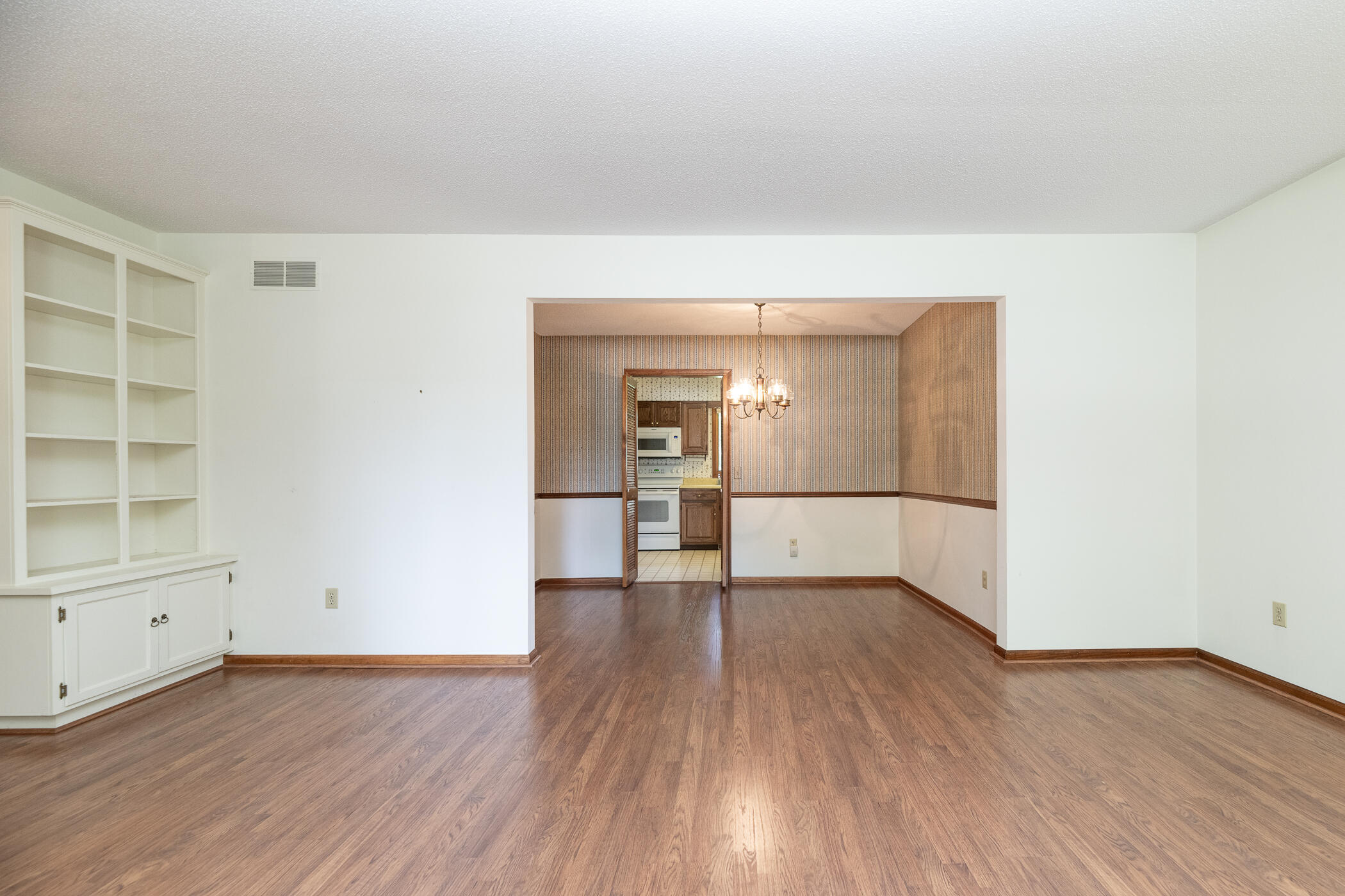 6124 Old Log Trail Kalamazoo MI 49009