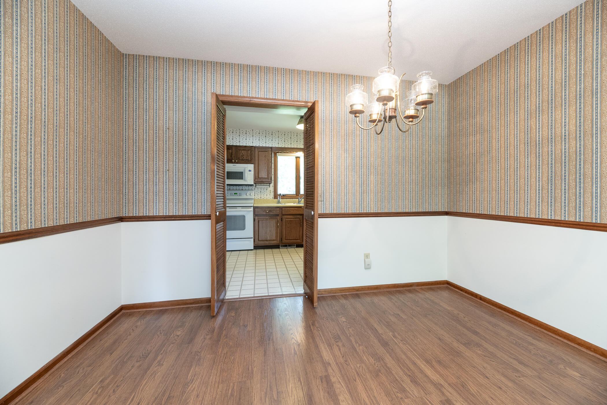 6124 Old Log Trail Kalamazoo MI 49009