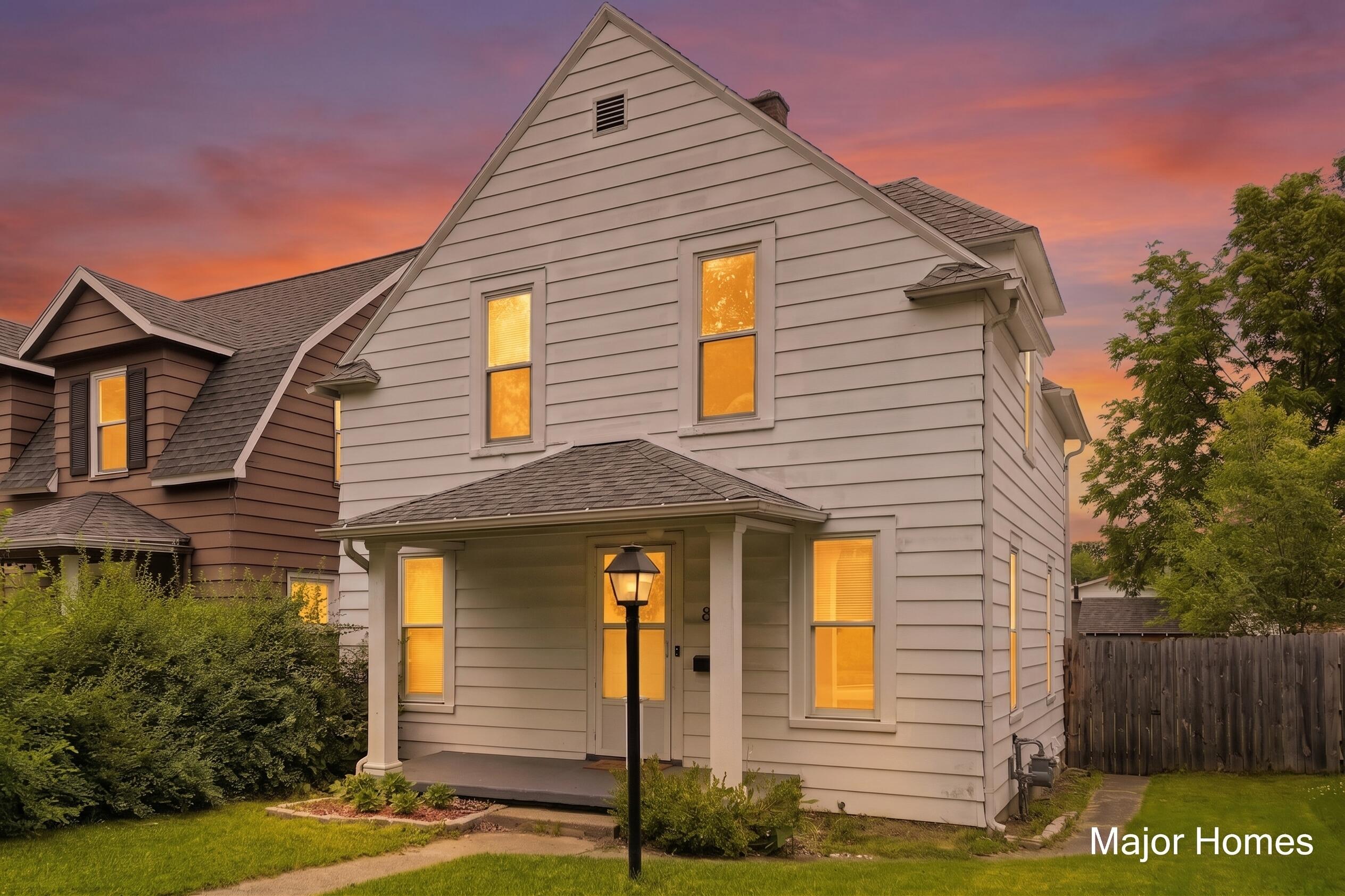 839 Crescent Street NE Grand Rapids MI 49503