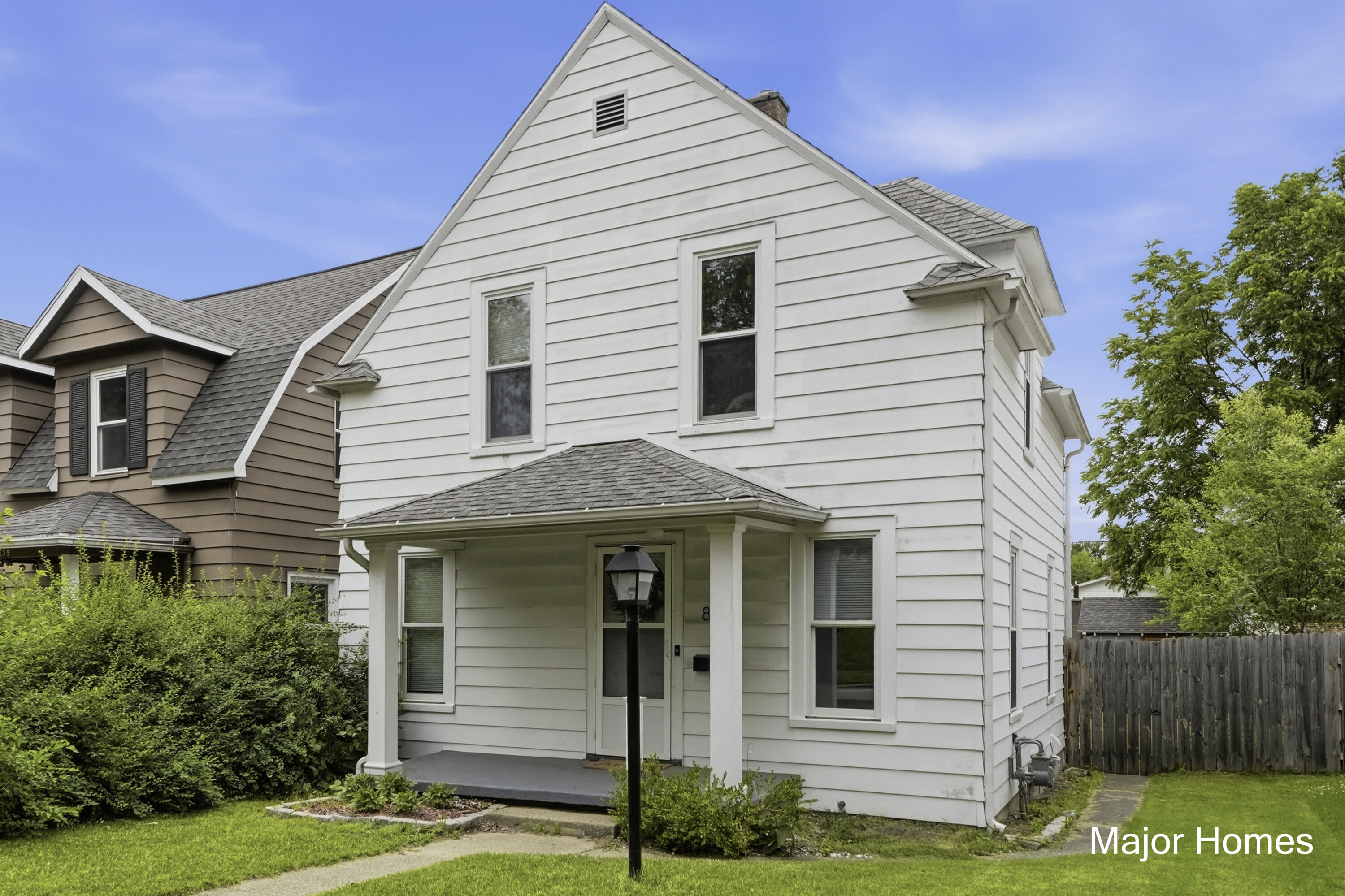 839 Crescent Street NE Grand Rapids MI 49503