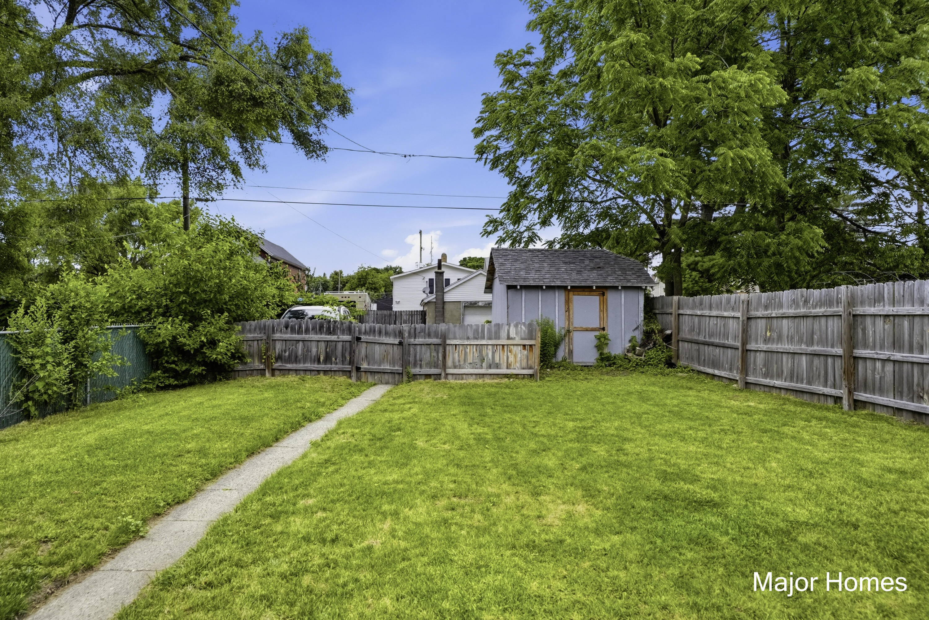 839 Crescent Street NE Grand Rapids MI 49503
