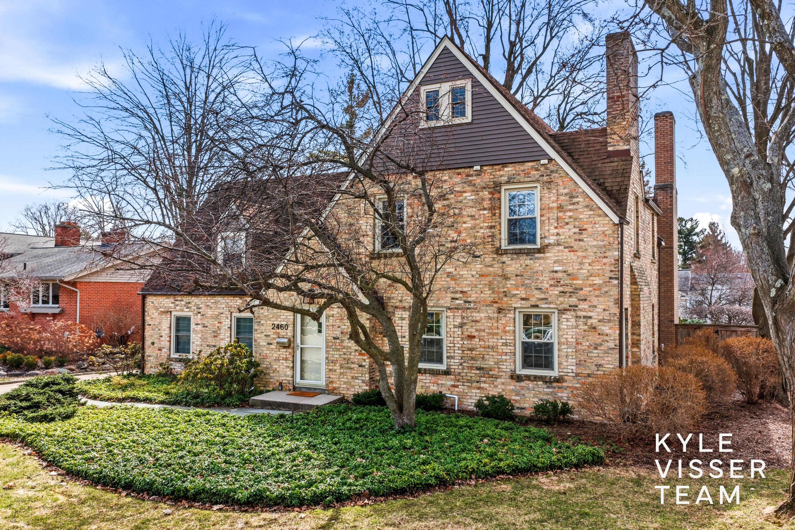 East Grand Rapids MI, 2460 Oakwood Drive SE